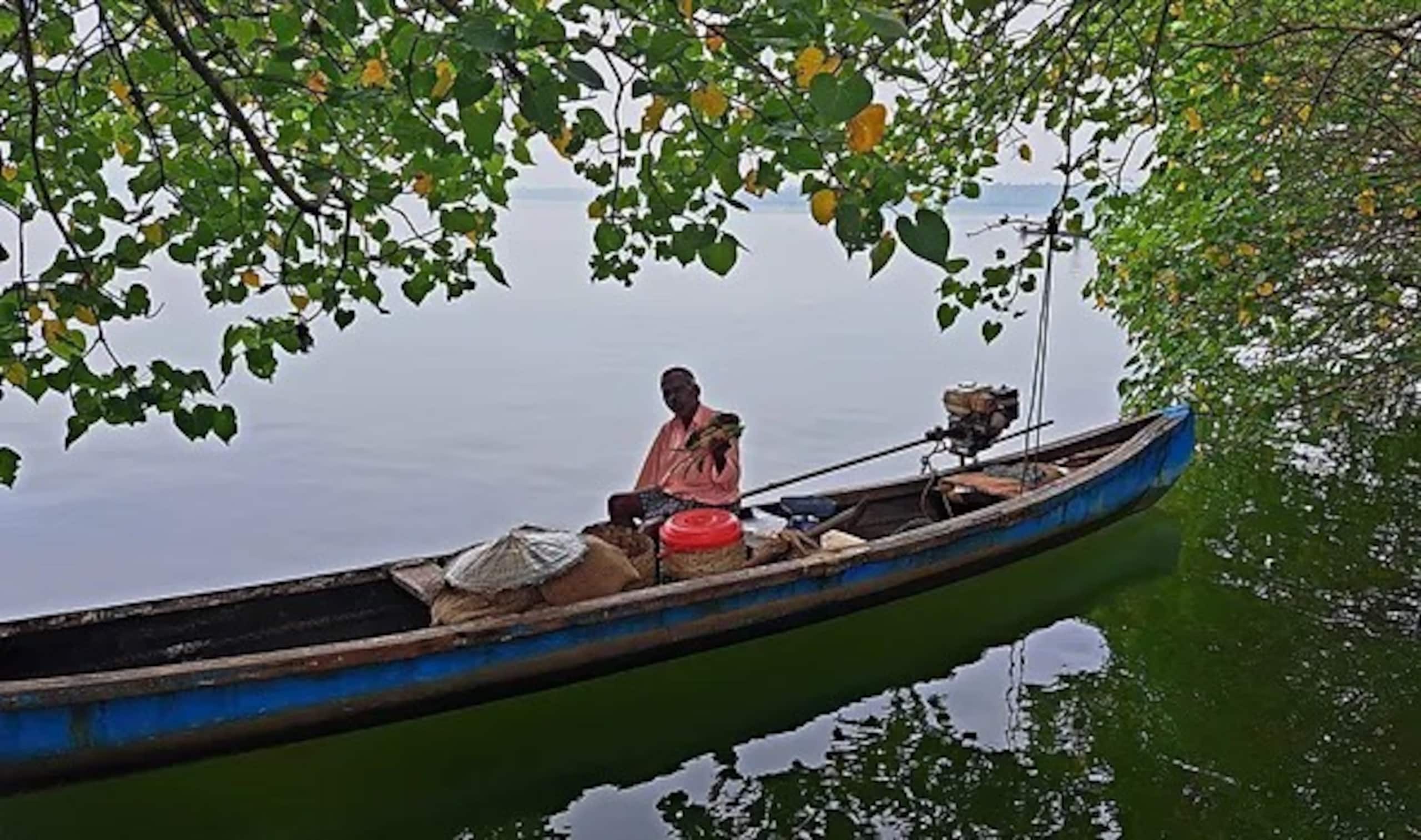 A Glass Haven on the tranquil Munroe Islands 28