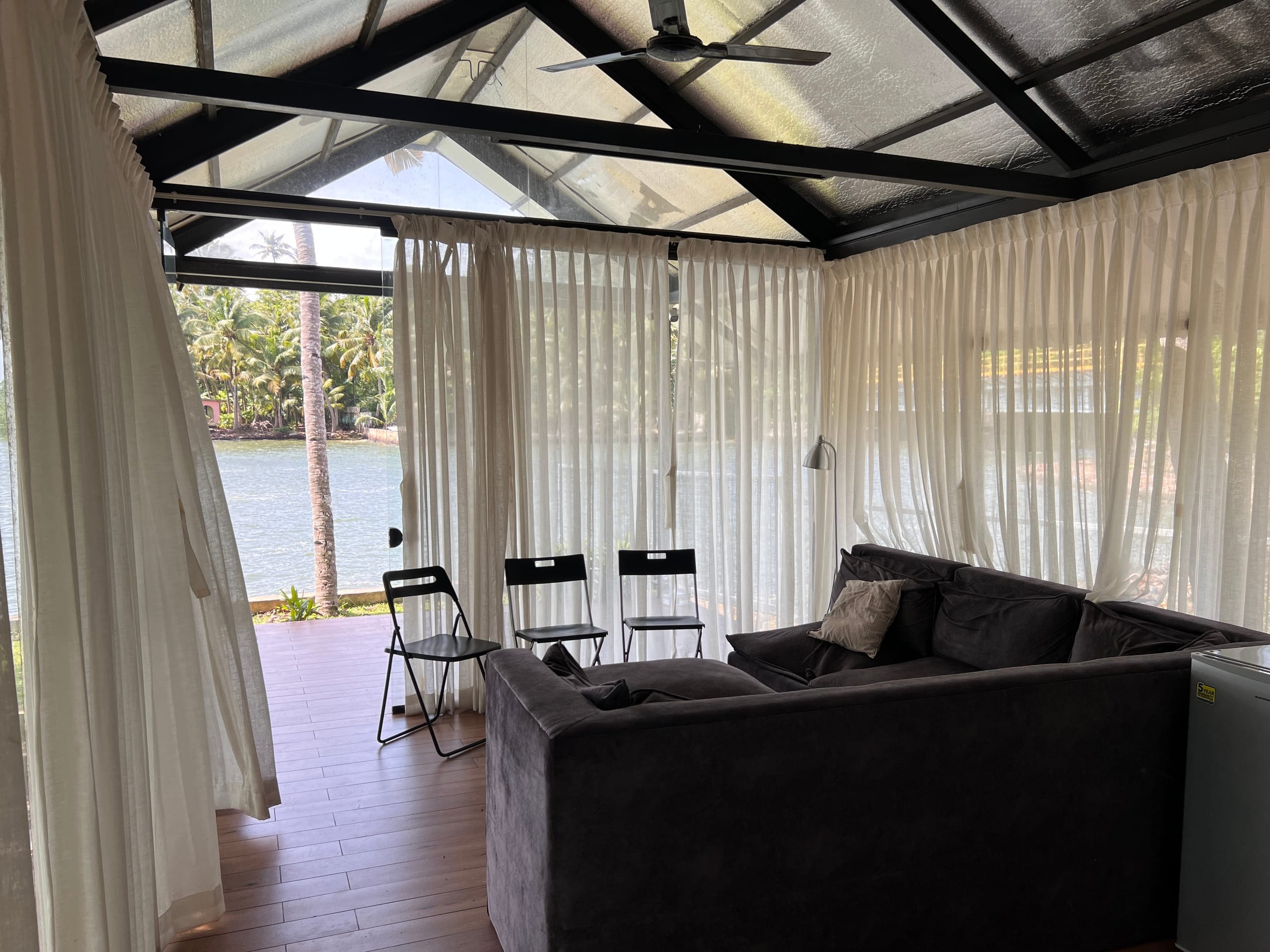A Glass Haven on the tranquil Munroe Islands 7