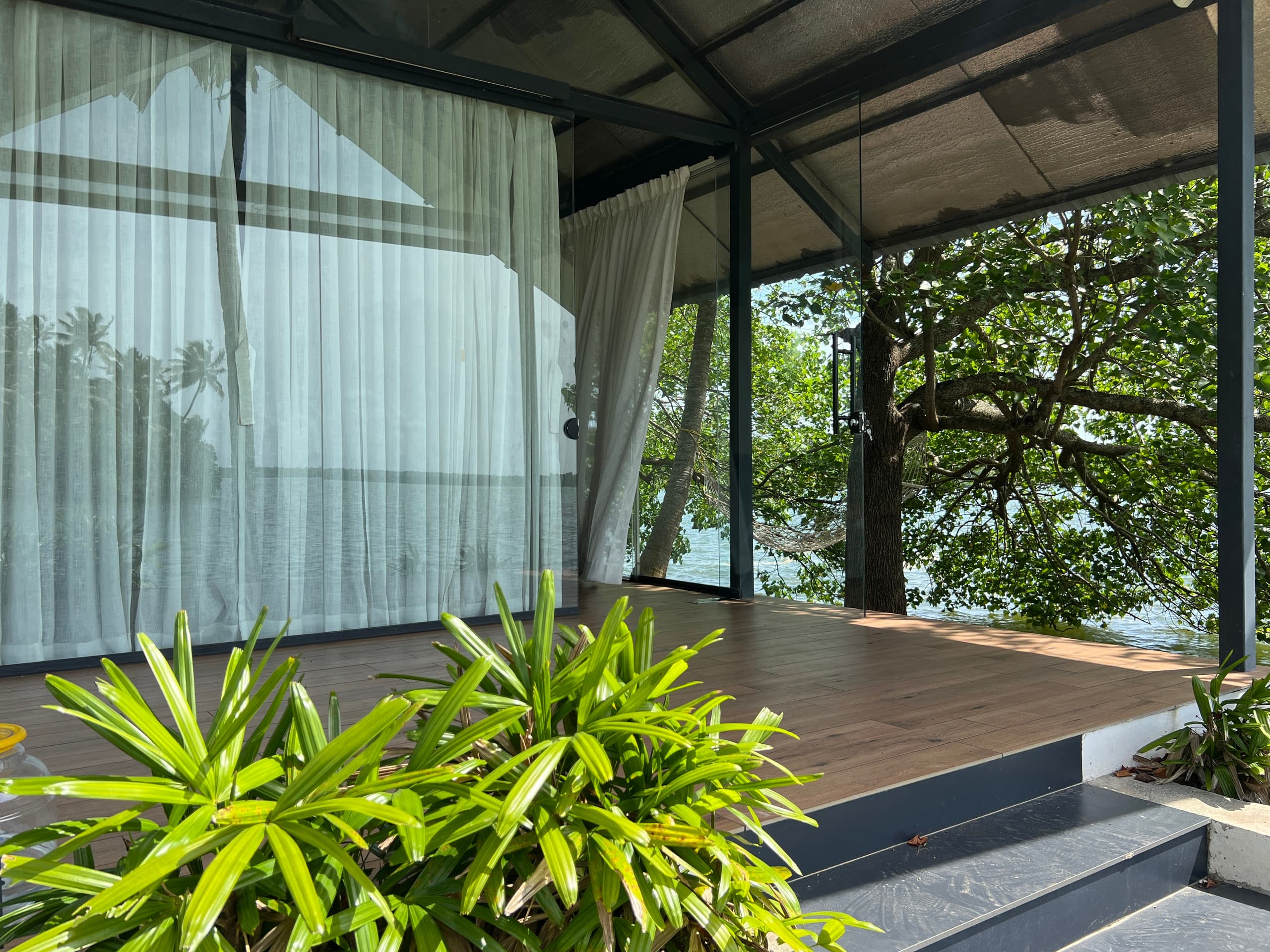A Glass Haven on the tranquil Munroe Islands 22