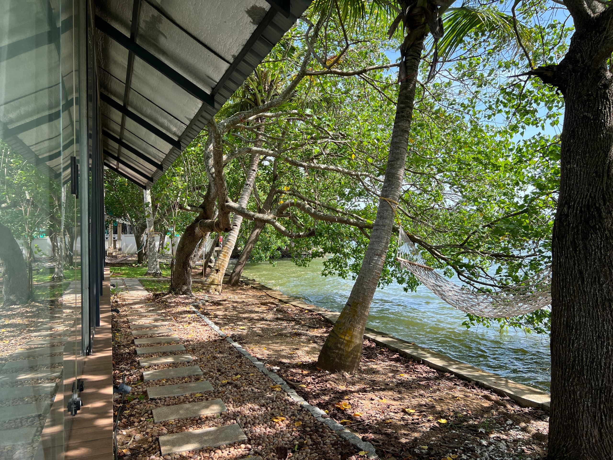 A Glass Haven on the tranquil Munroe Islands 24