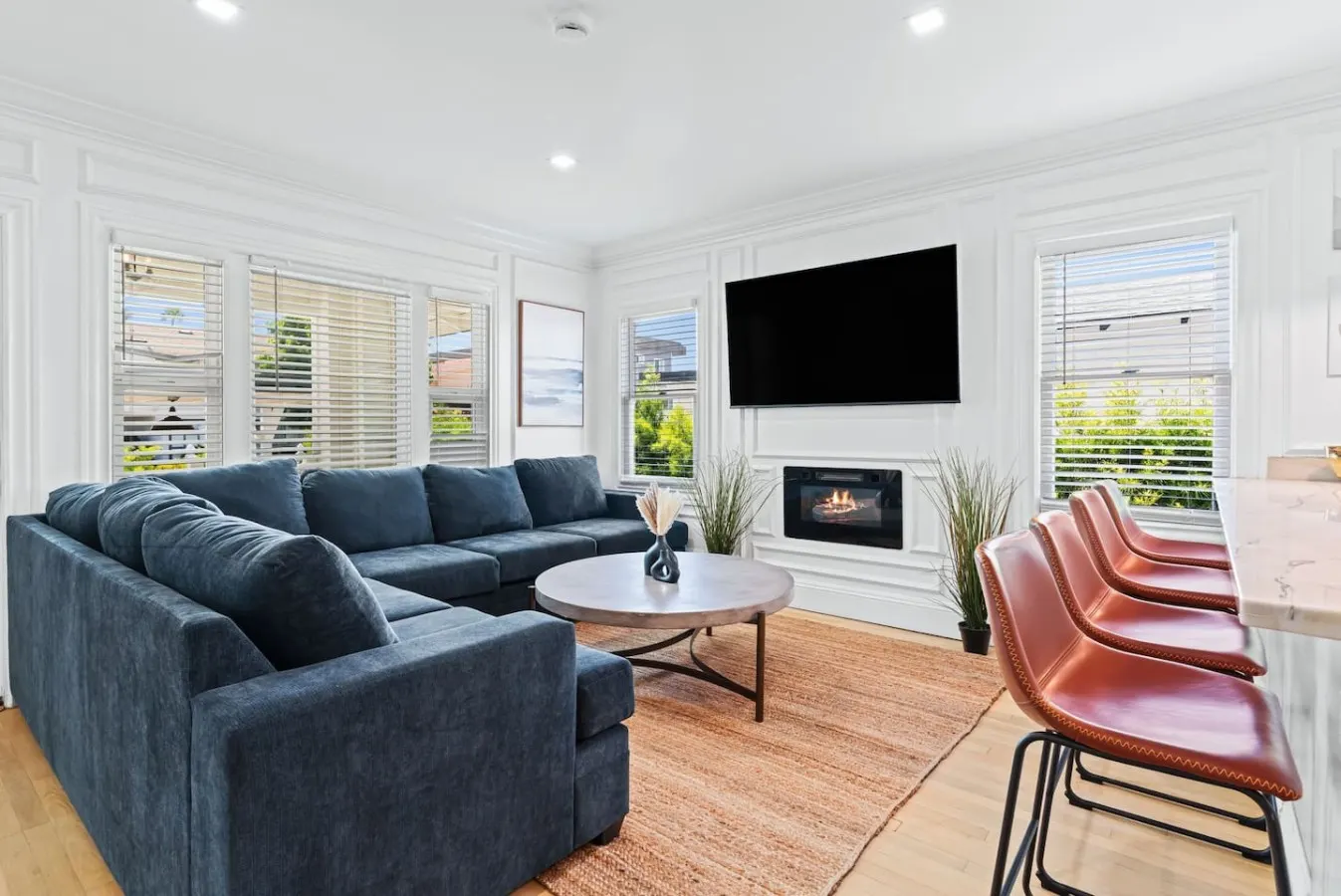 North Park 4BR Sleeps 11 | Fire Pit + Parking — photo 2