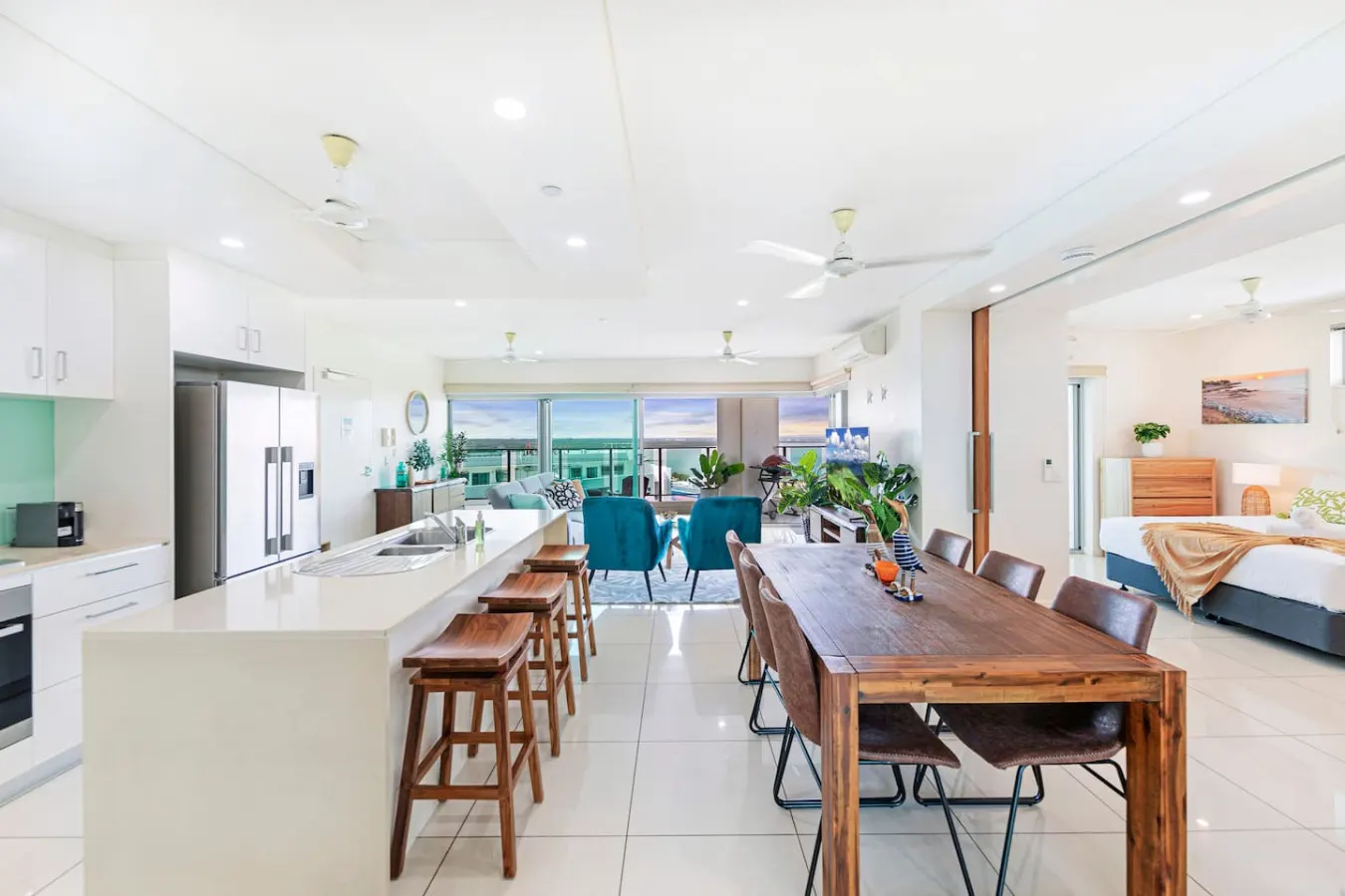 Zen Seabreeze: Workdesk ~ Balcony Dining ~ Seaview 4