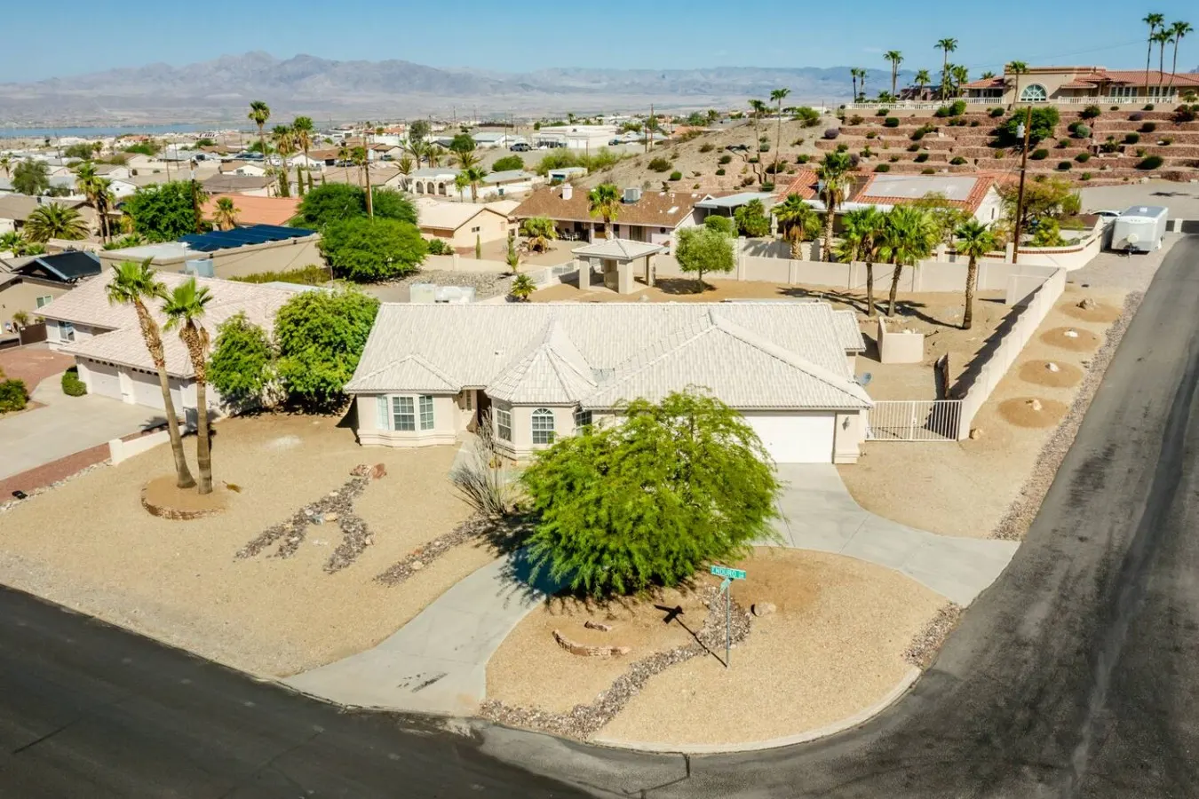 Havasu Enduro - Pool, Spa, Casita, Game Room — photo 3