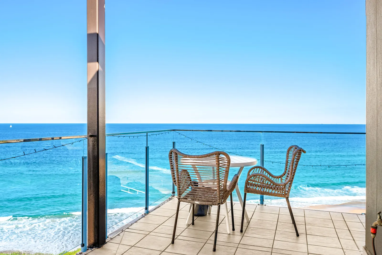 Wave Beachfront 2.5 Bedroom Ocean Views 18