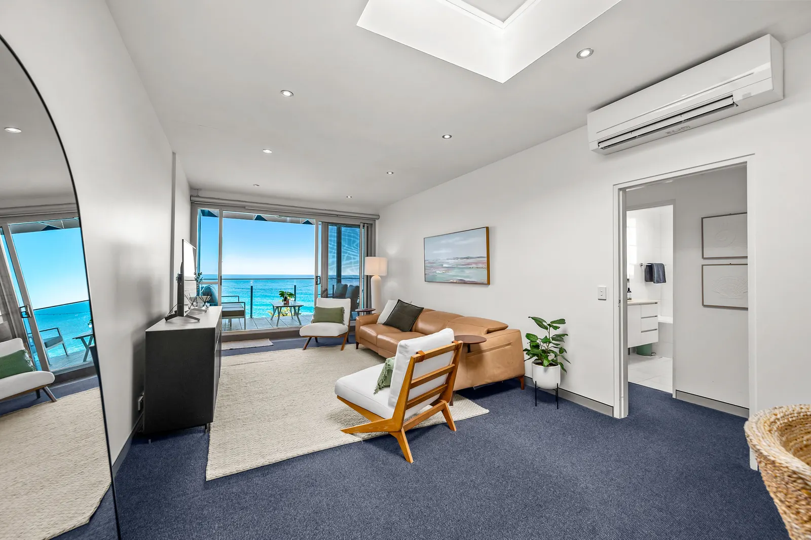 Wave Beachfront 2.5 Bedroom Ocean Views 8