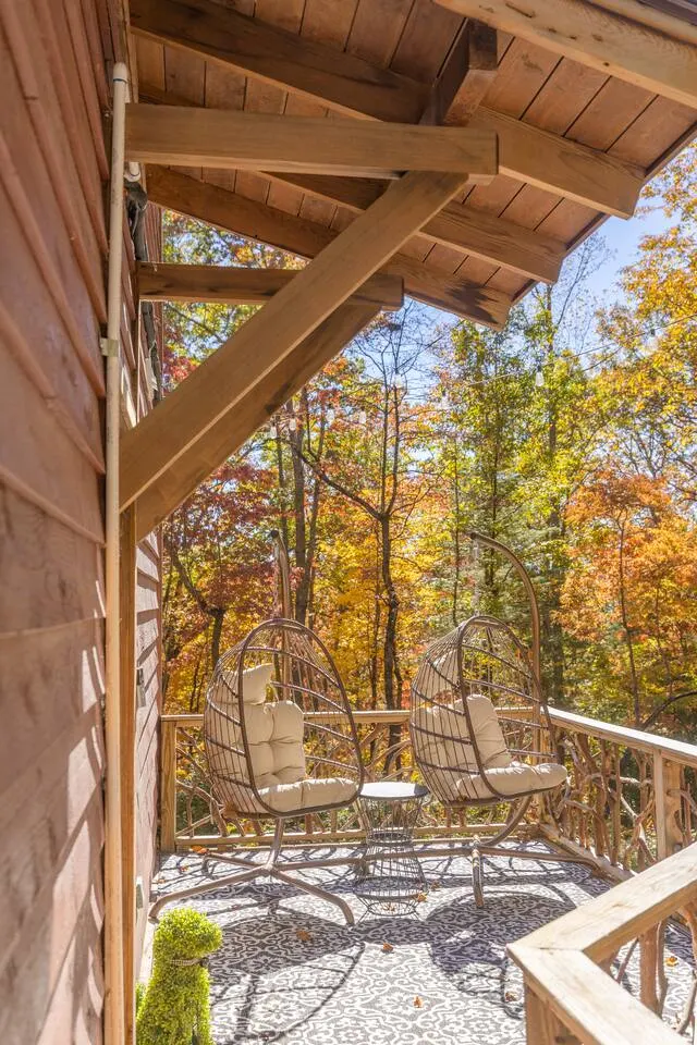 Forest Haven Private Deck Teak Master Suite 9