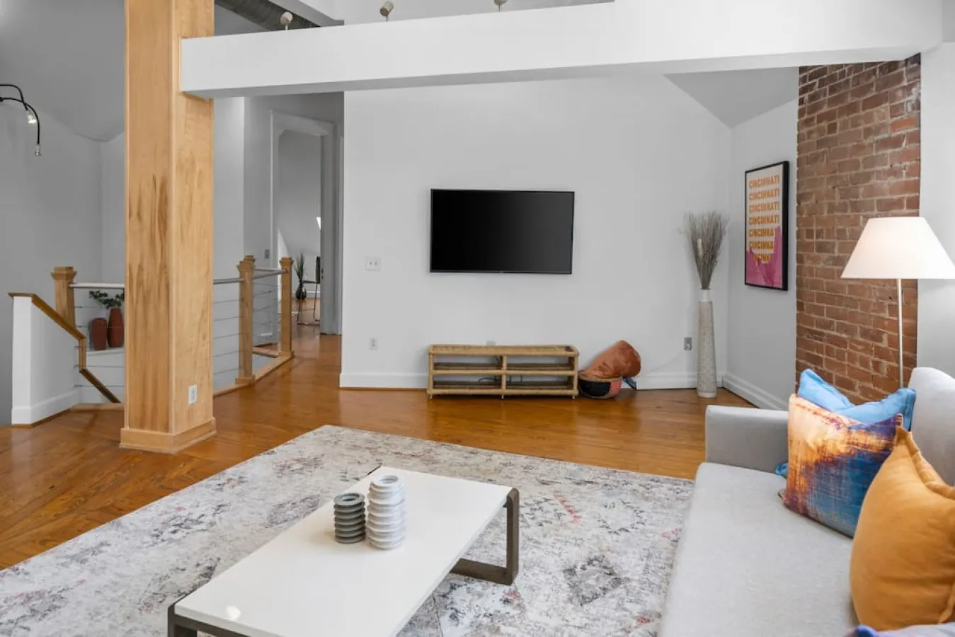 Hyde Park 2BR/2BA Penthouse with Private Patio 10