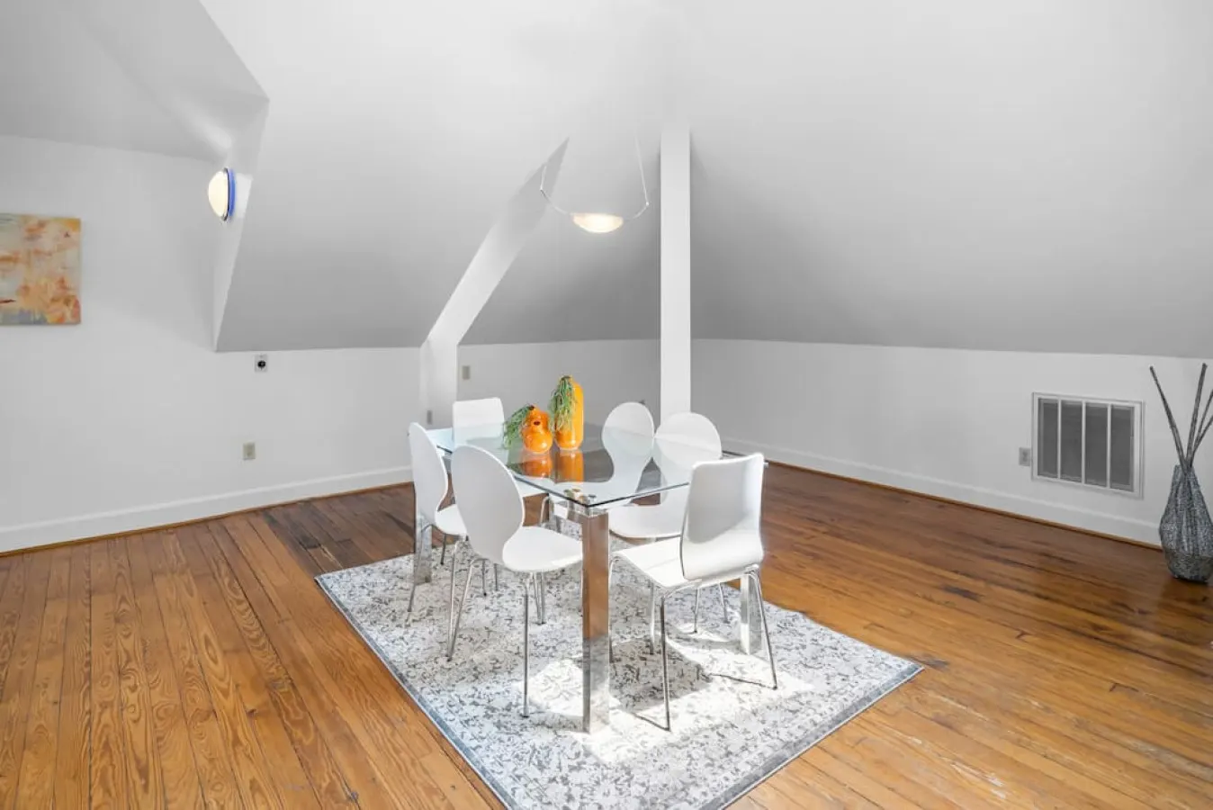 Hyde Park 2BR/2BA Penthouse with Private Patio 14