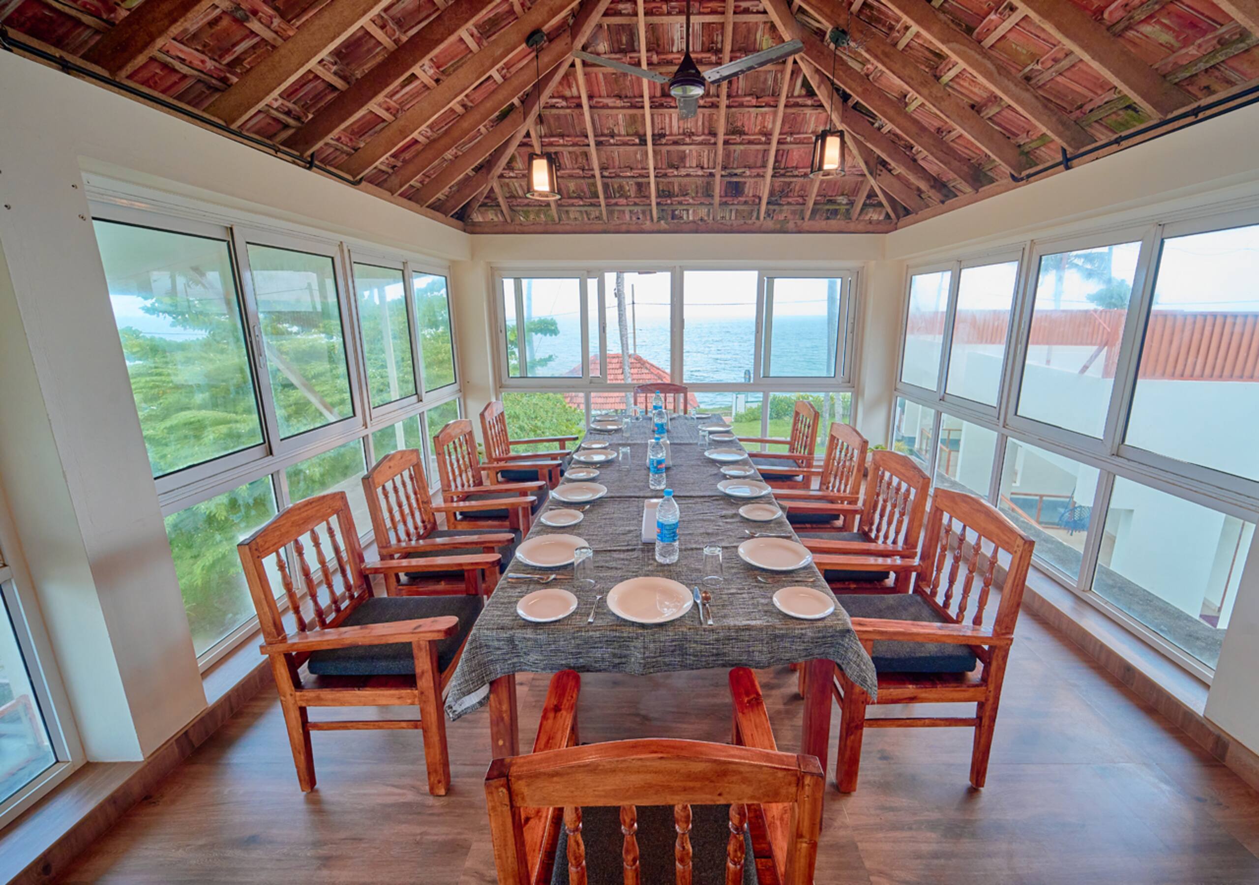 Cliff Edge Beach View Cottage with Private Beach 11