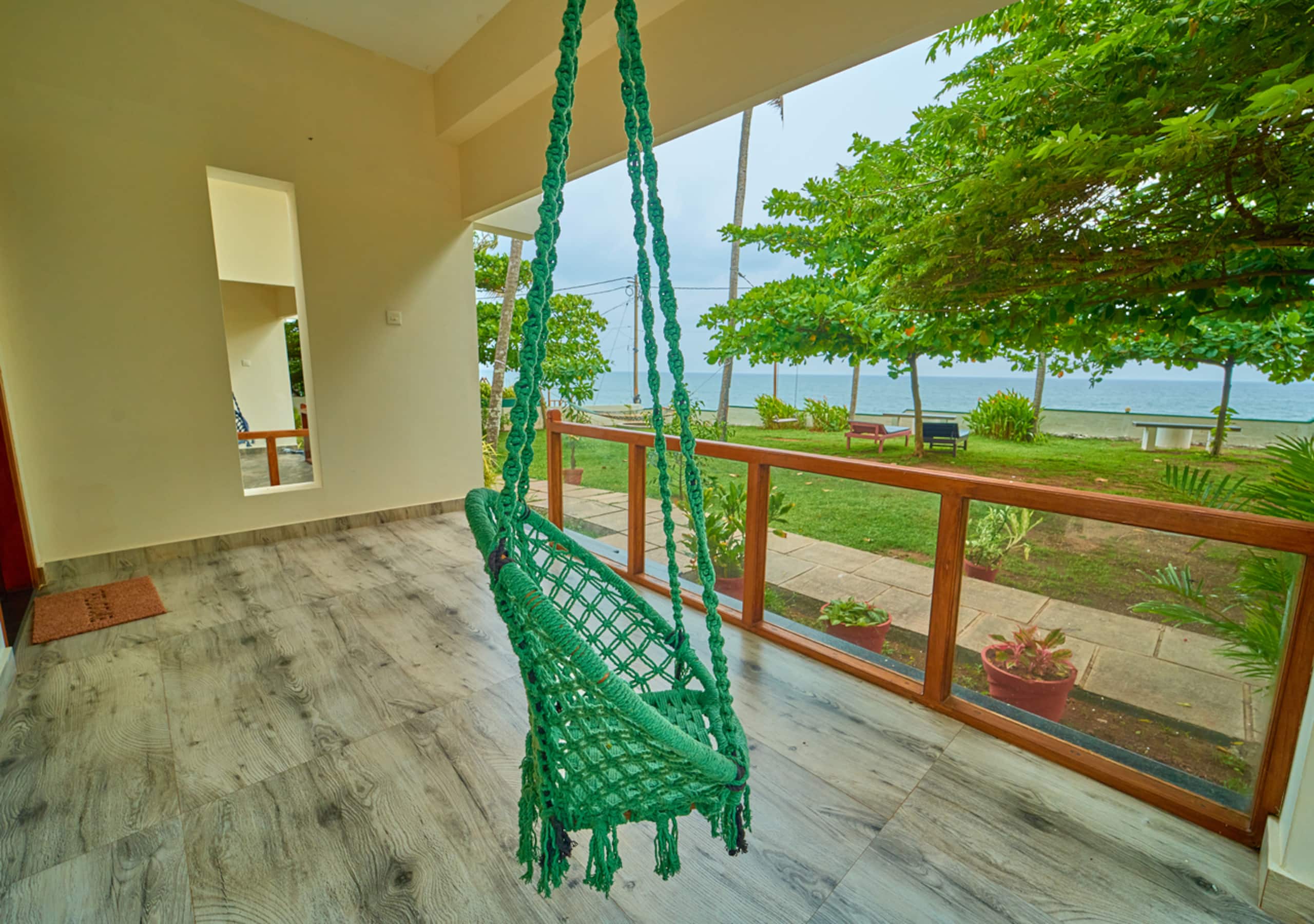 Cliff Edge Beach View Cottage with Private Beach 29