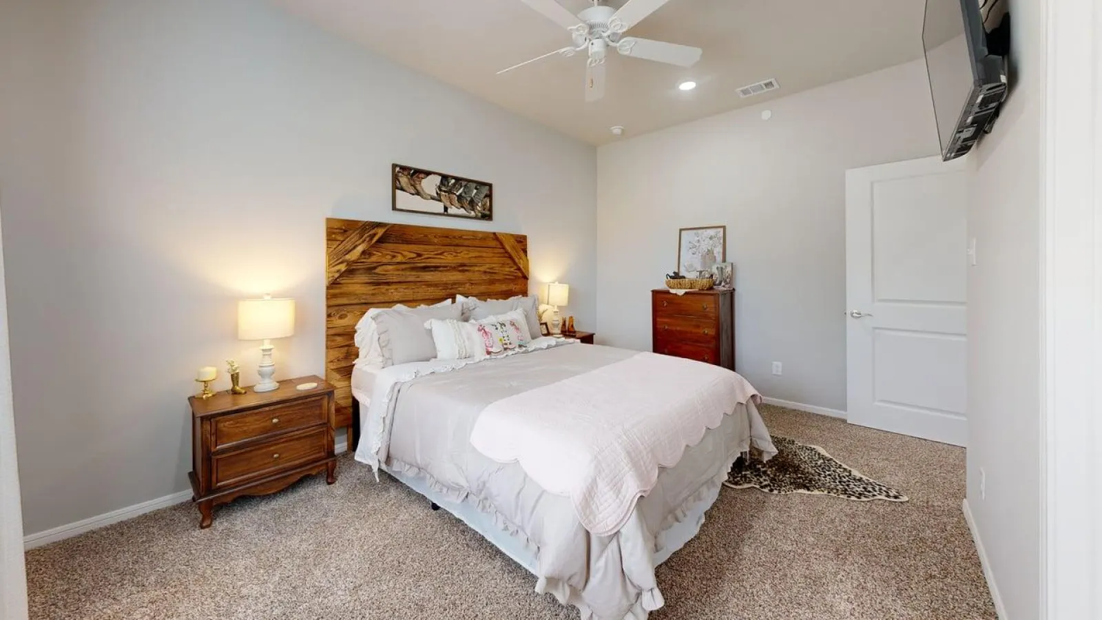 Ducks & Diamonds 3BR/3BA - Pet Friendly 9