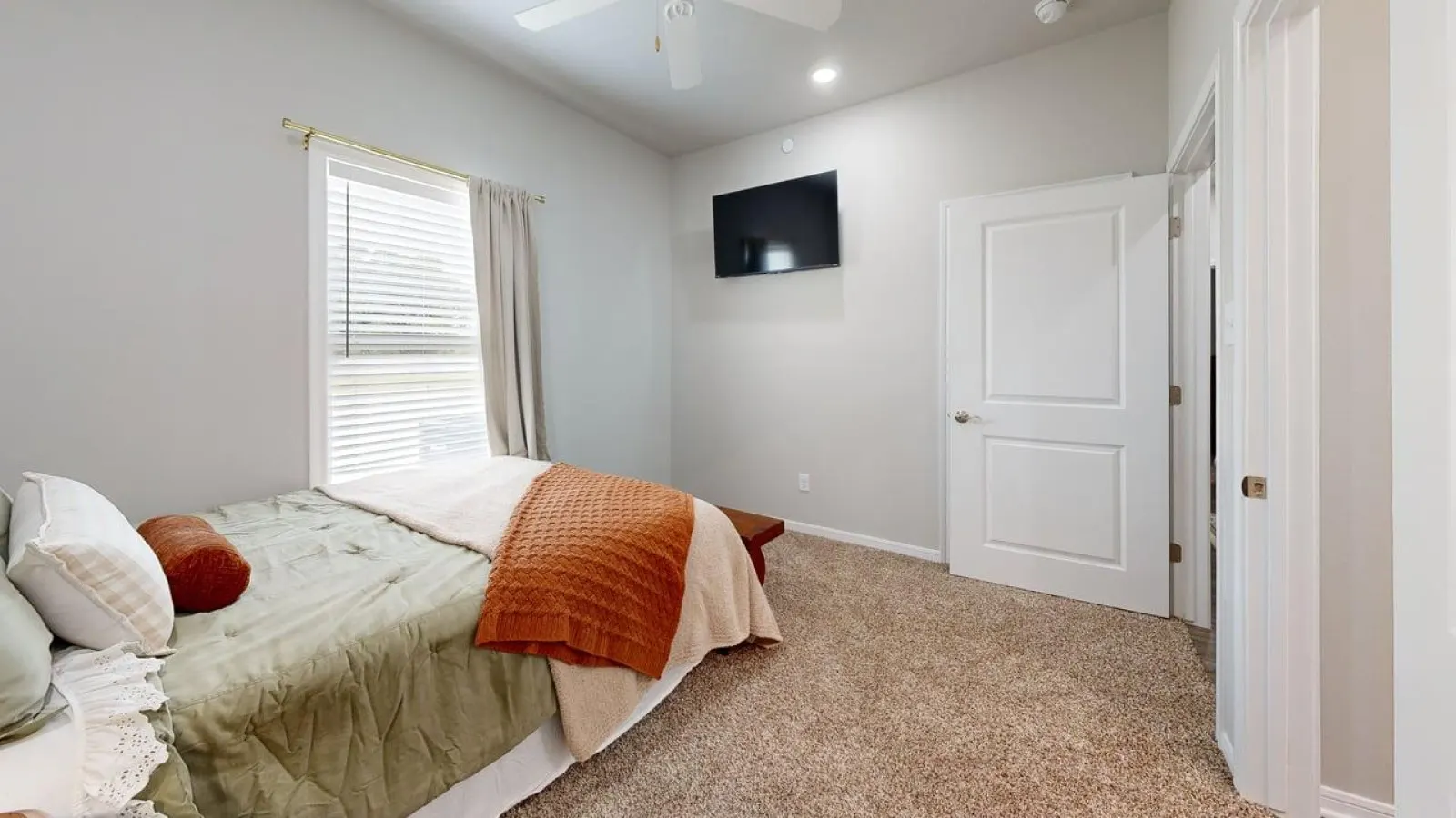 Ducks & Diamonds 3BR/3BA - Pet Friendly 13
