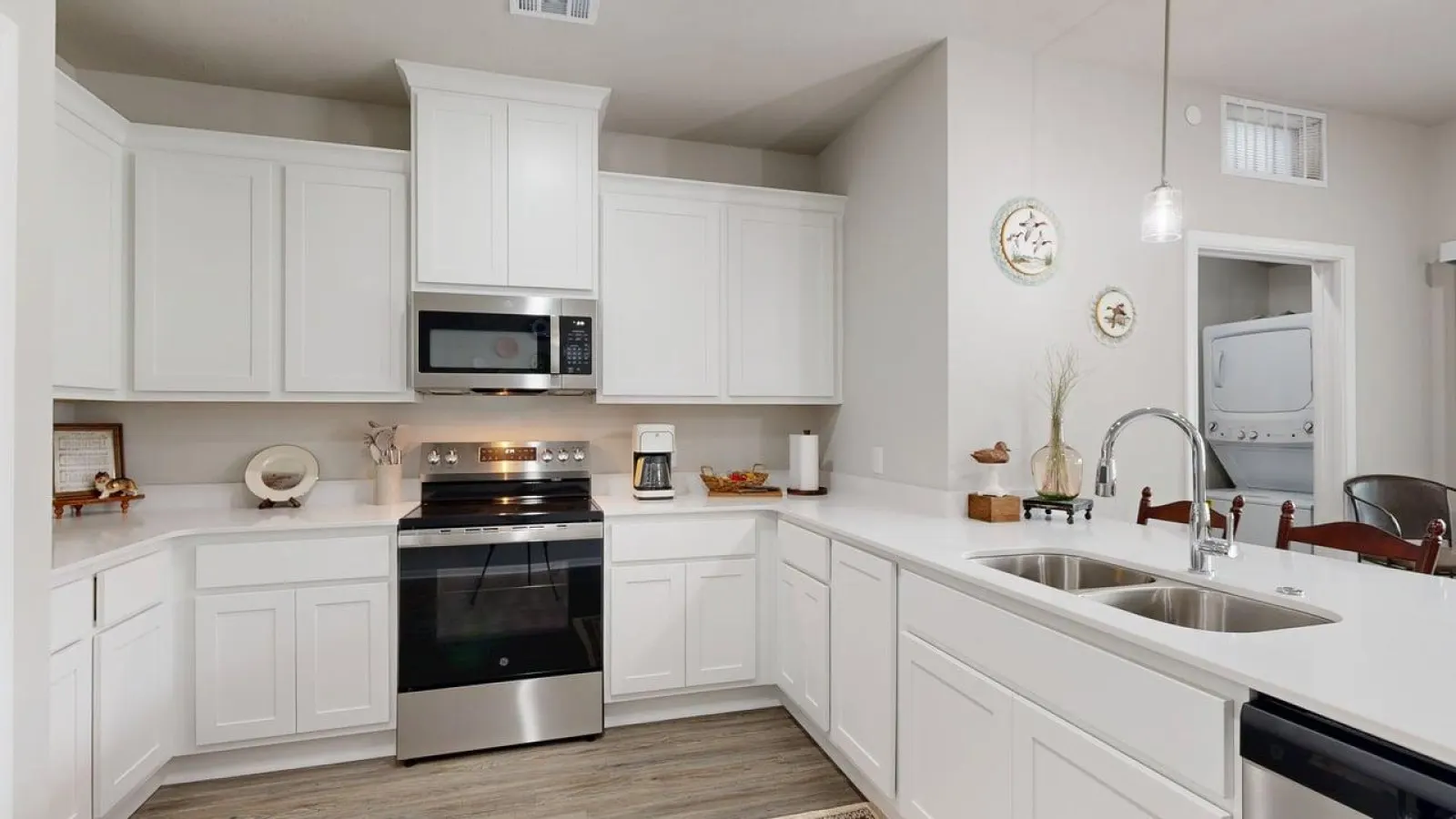 Ducks & Diamonds 3BR/3BA - Pet Friendly 6