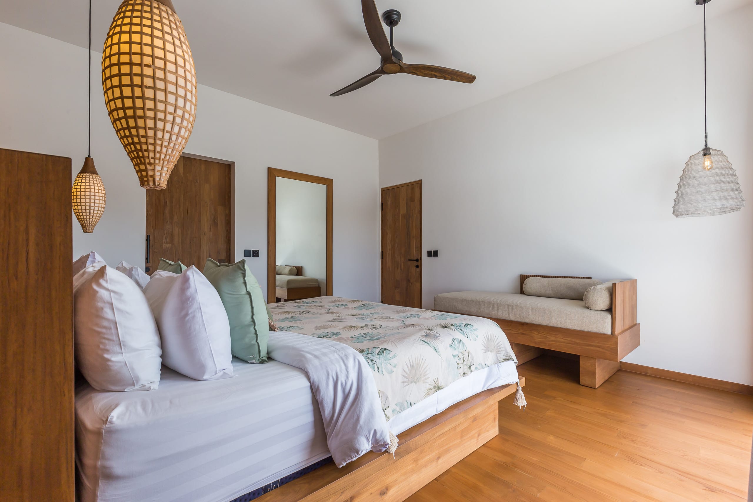 Space & Luxury 4BR • 15m Pool • BBQ • Staffed 22