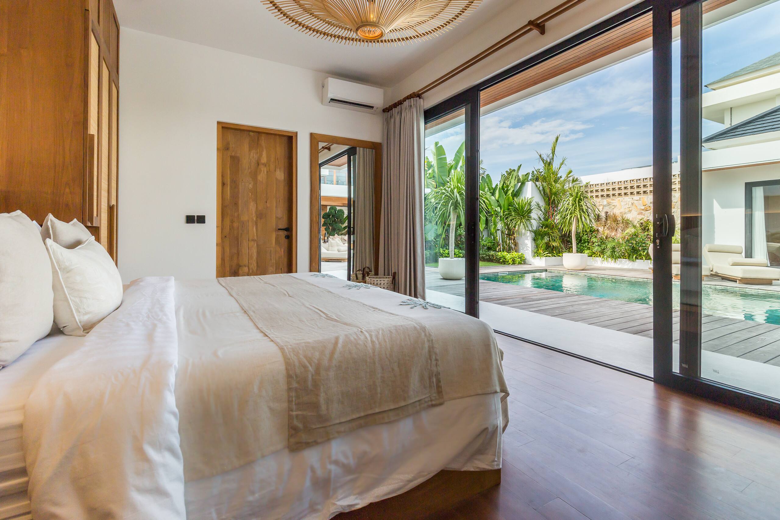 Space & Luxury 4BR • 15m Pool • BBQ • Staffed 28