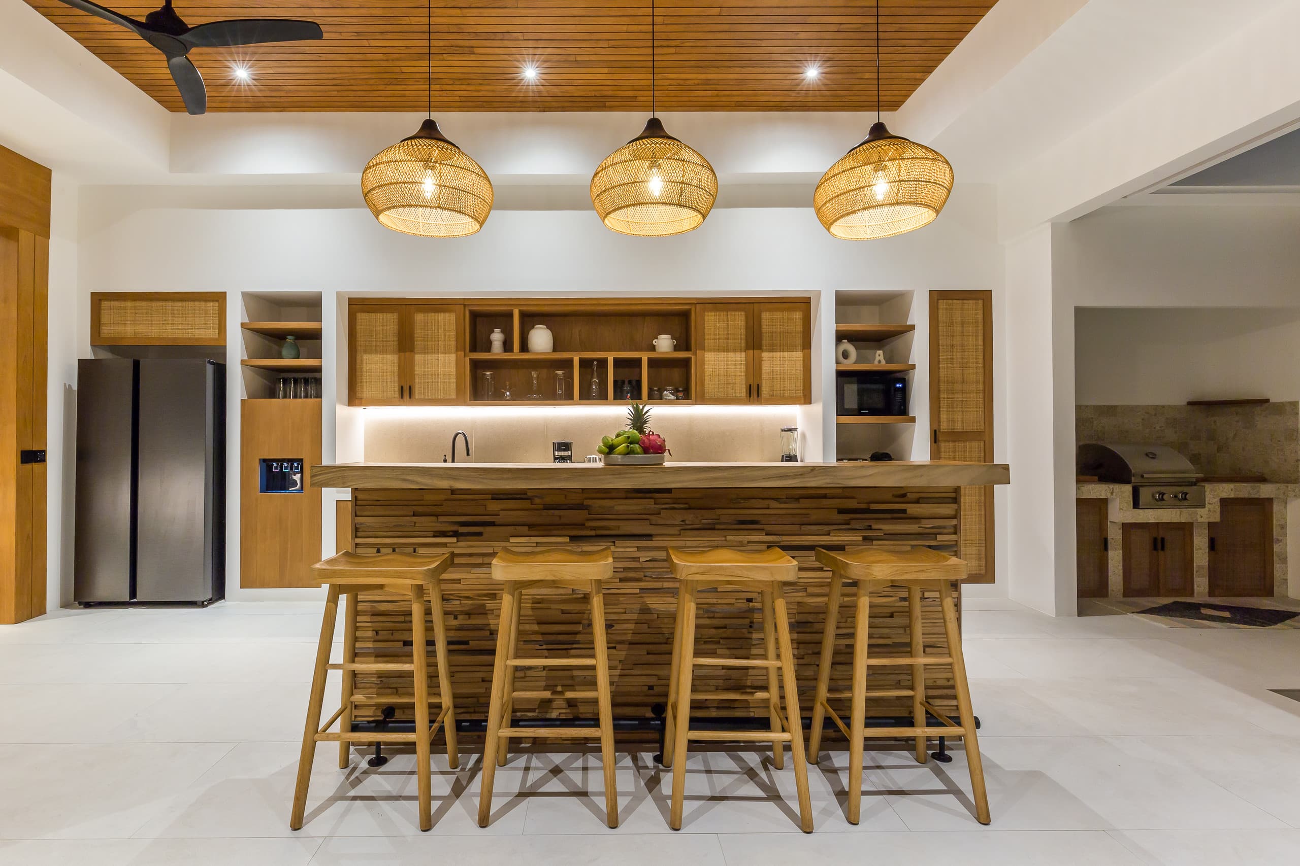 Space & Luxury 4BR • 15m Pool • BBQ • Staffed 14