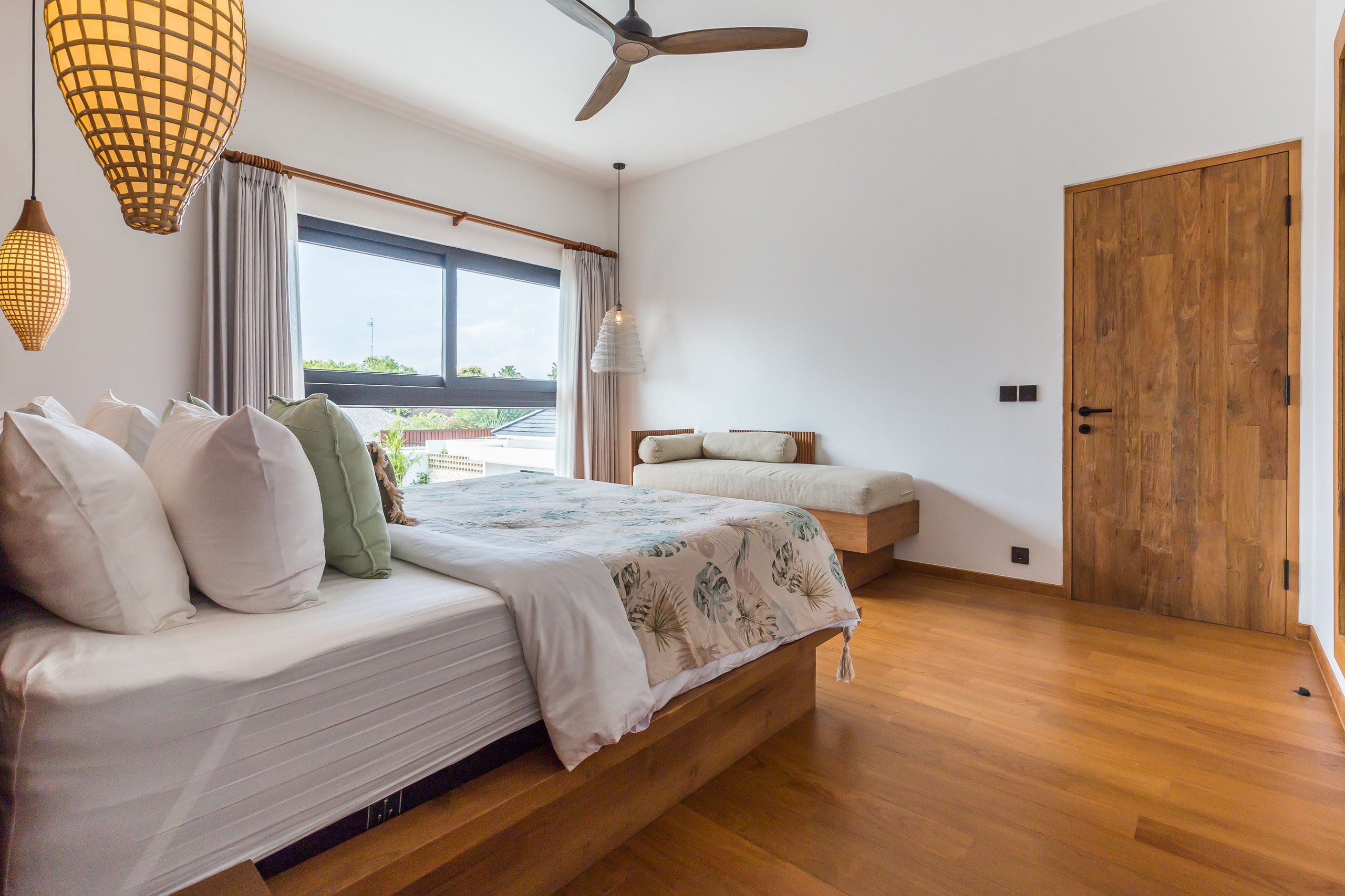 Space & Luxury 4BR • 15m Pool • BBQ • Staffed 19