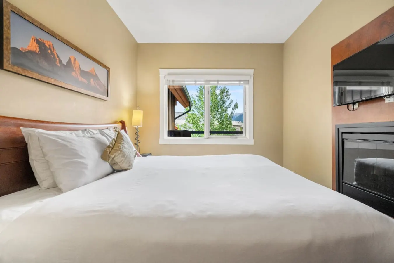 Fireplace, Free Park Pass, Solara Resort Amenities 19