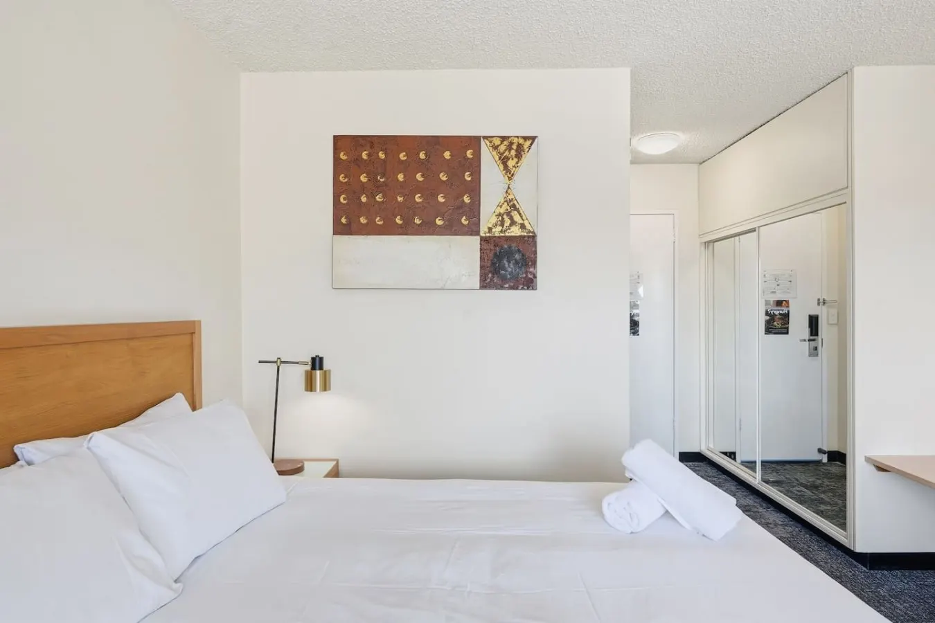 Private King Suite Hobart CBD 9