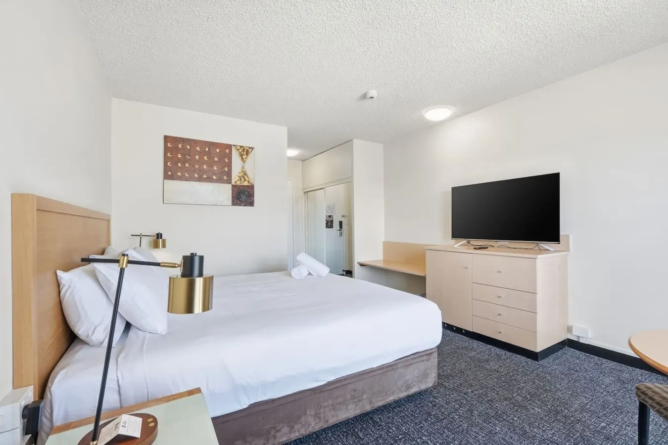 Private King Suite Hobart CBD 10