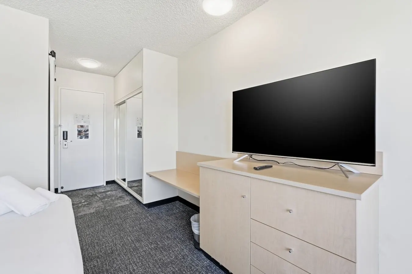Private King Suite Hobart CBD 7
