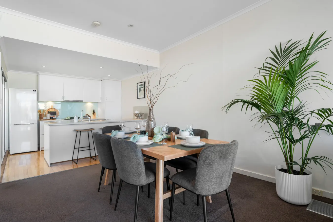 Helena House—A Spacious Urban Retreat 16