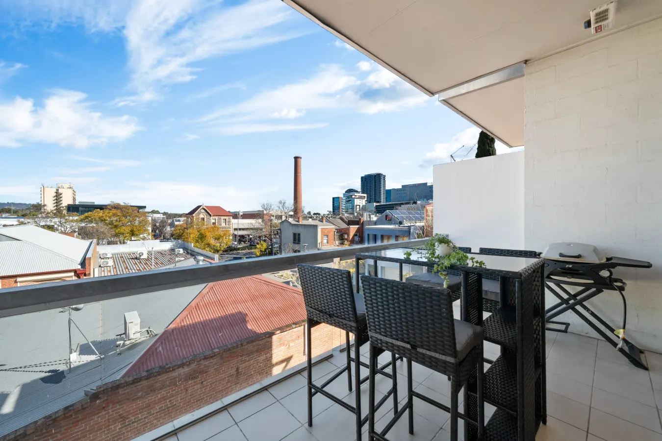 Helena House—A Spacious Urban Retreat — photo 3