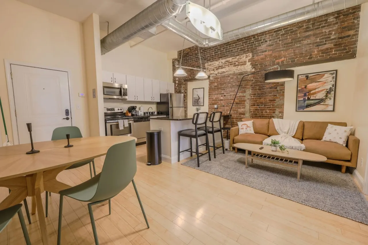 Simple & Spacious Apartment! 1