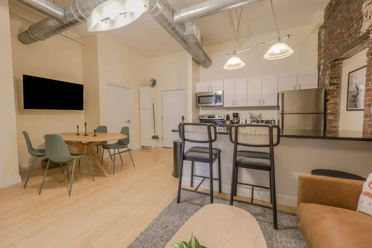 Simple & Spacious Apartment! 11