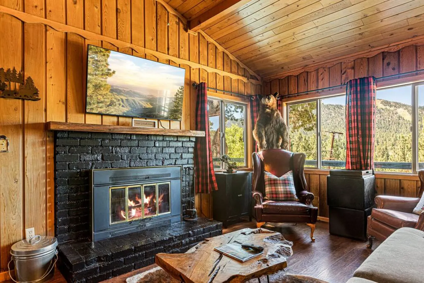 Hygge Frosk Breathtaking Views, Hot Tub & Deck 2