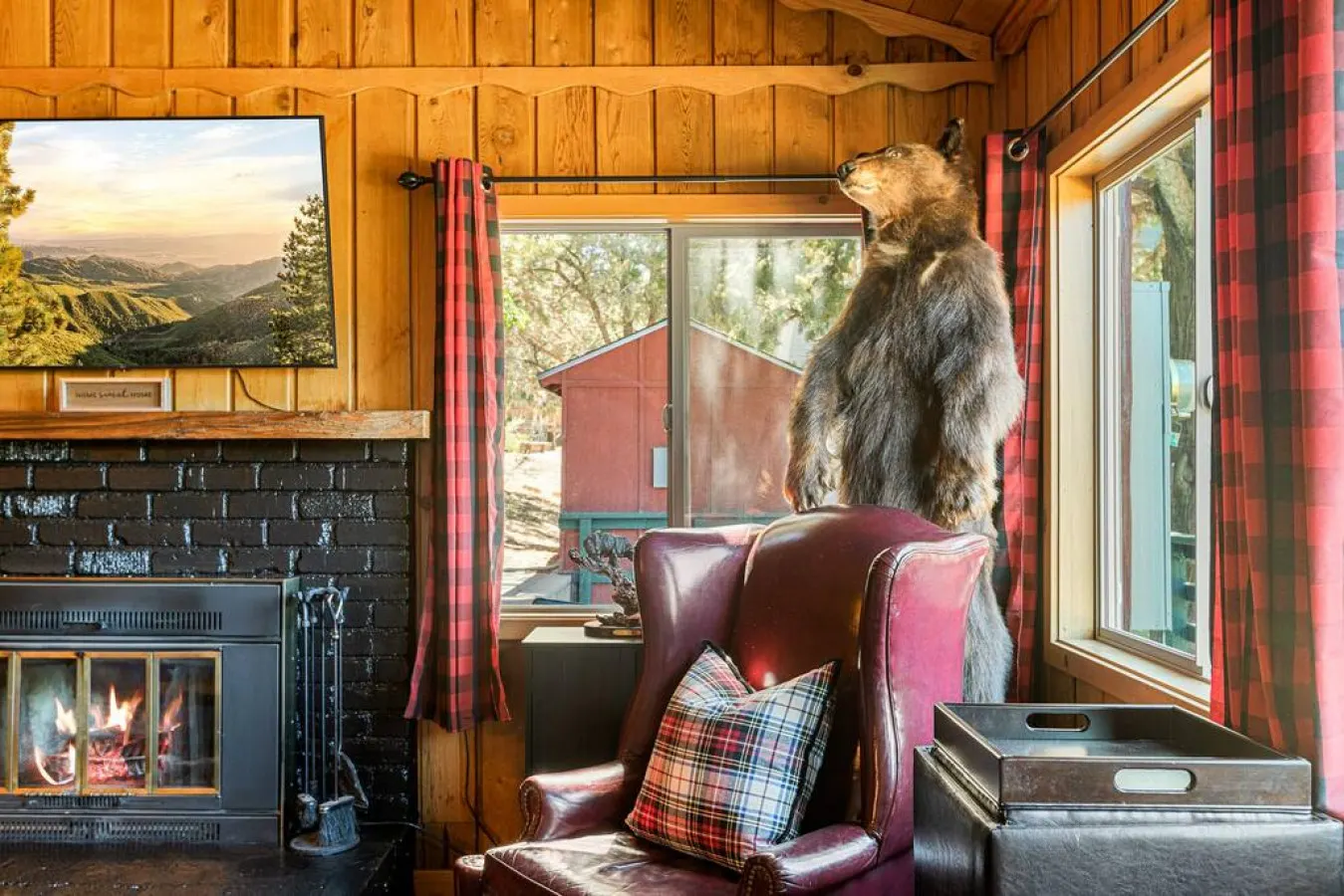 Hygge Frosk Breathtaking Views, Hot Tub & Deck 8