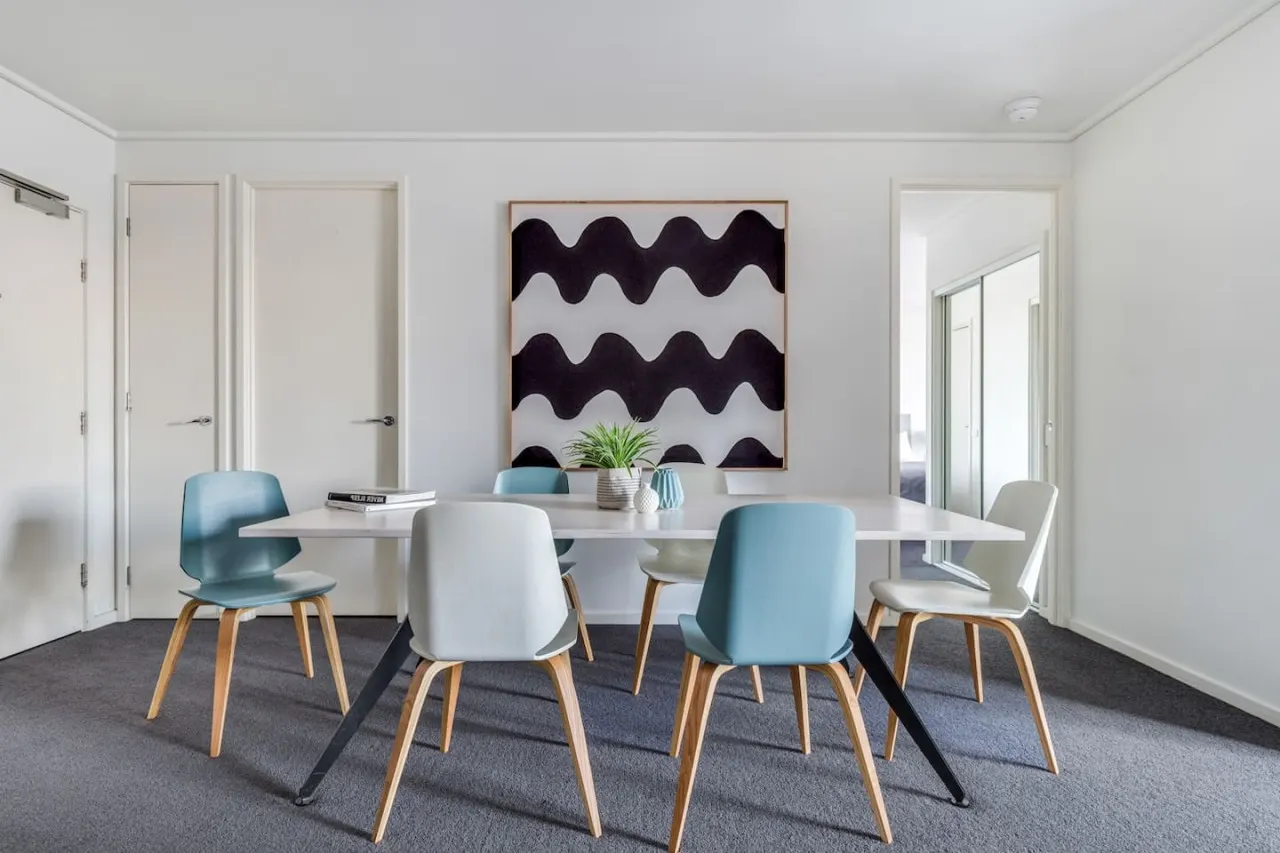 Allie- 2Bed/2Bath Huge Central CBD Home 10