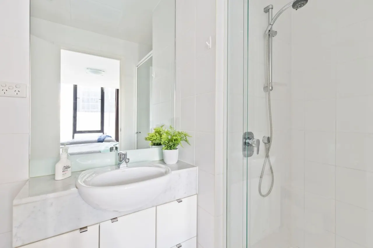 Allie- 2Bed/2Bath Huge Central CBD Home 18