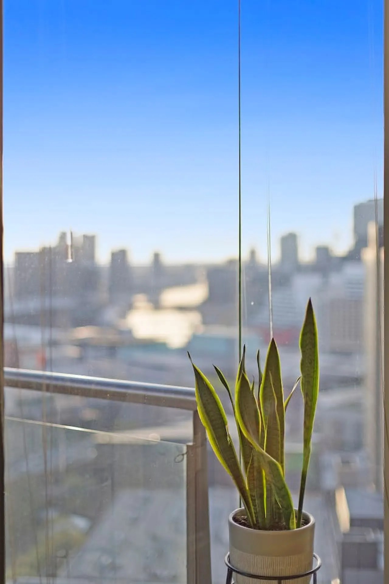 Allie- 2Bed/2Bath Huge Central CBD Home 7