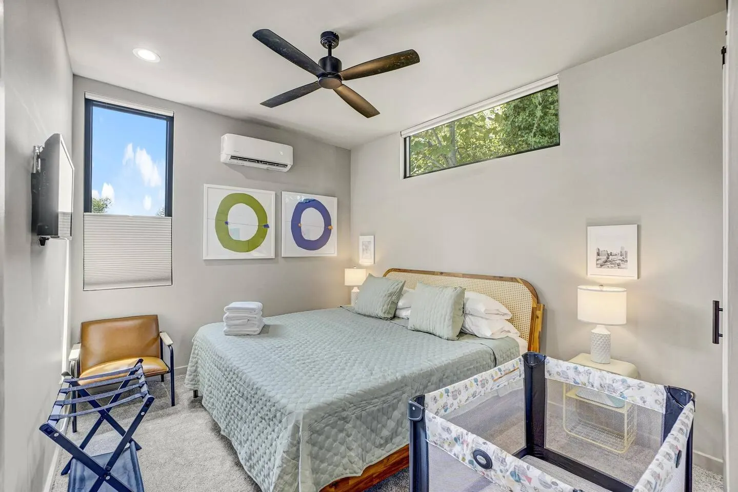New Construction, King Bed, 1mile Downtown, Fenced 9