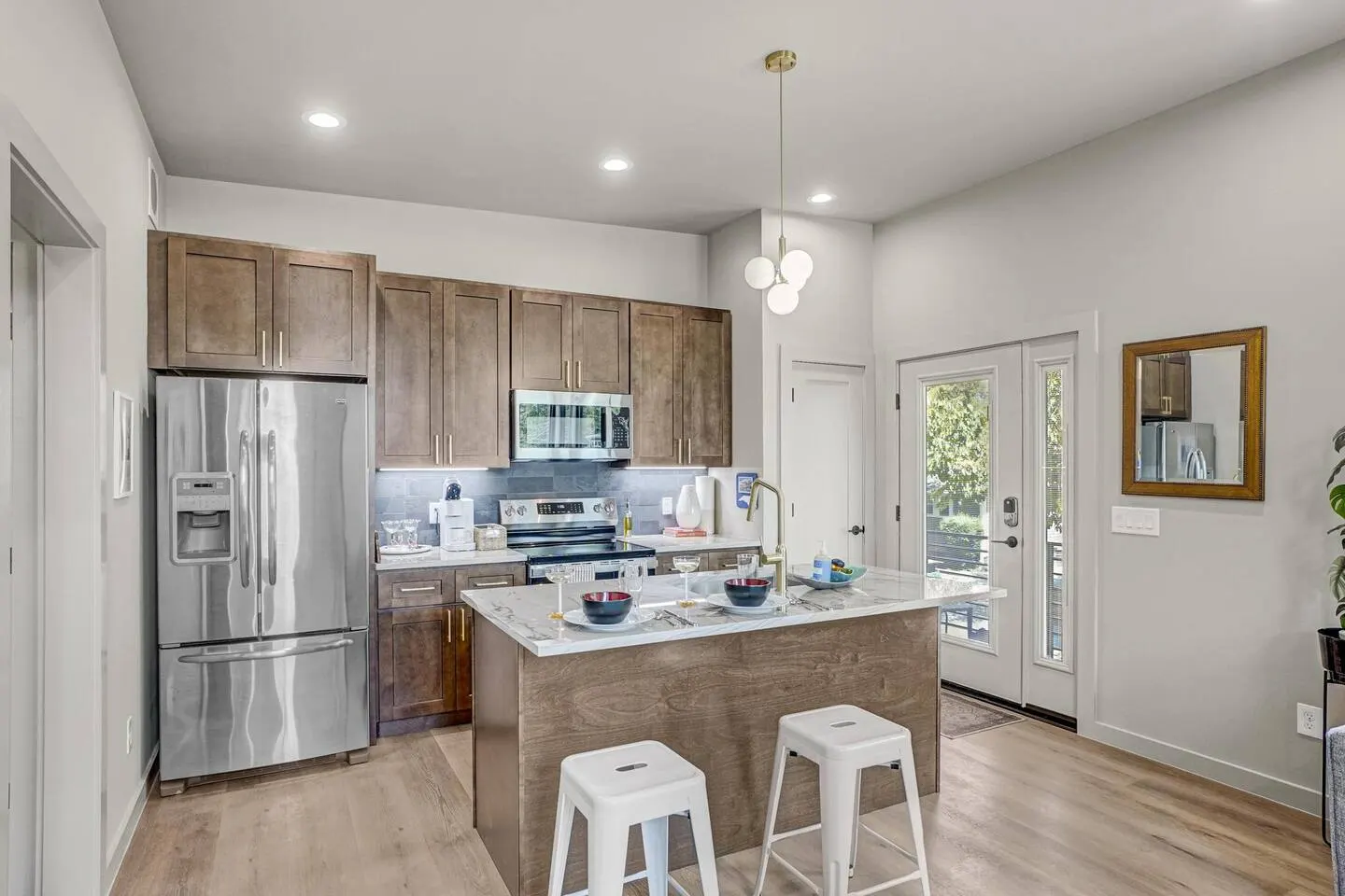 New Construction, King Bed, 1mile Downtown, Fenced 15