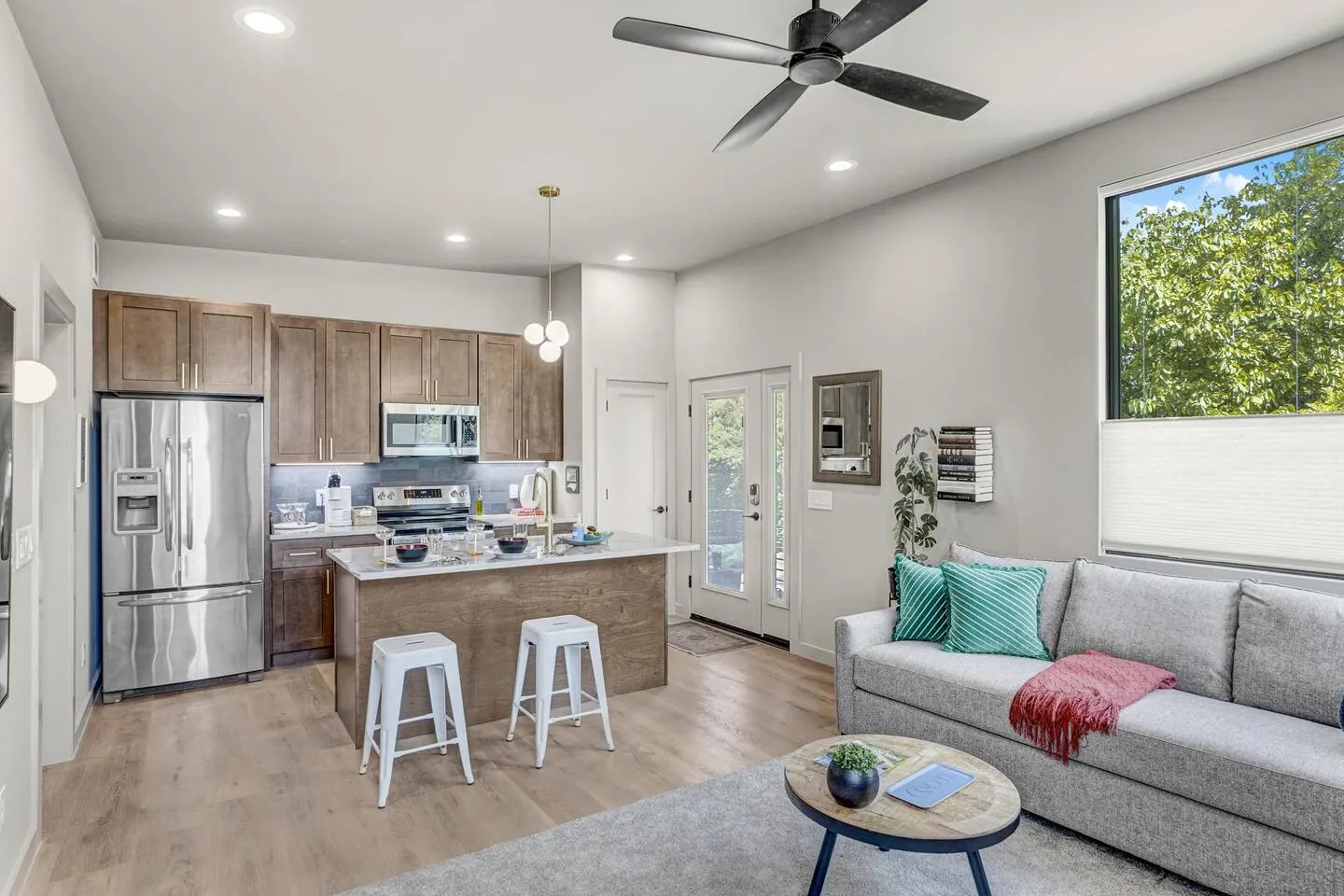 New Construction, King Bed, 1mile Downtown, Fenced 16