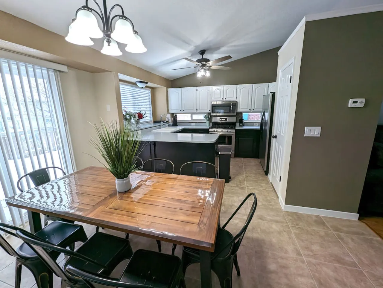 Cute Spacious Home — photo 5