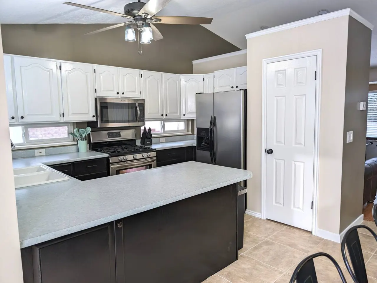 Cute Spacious Home 6