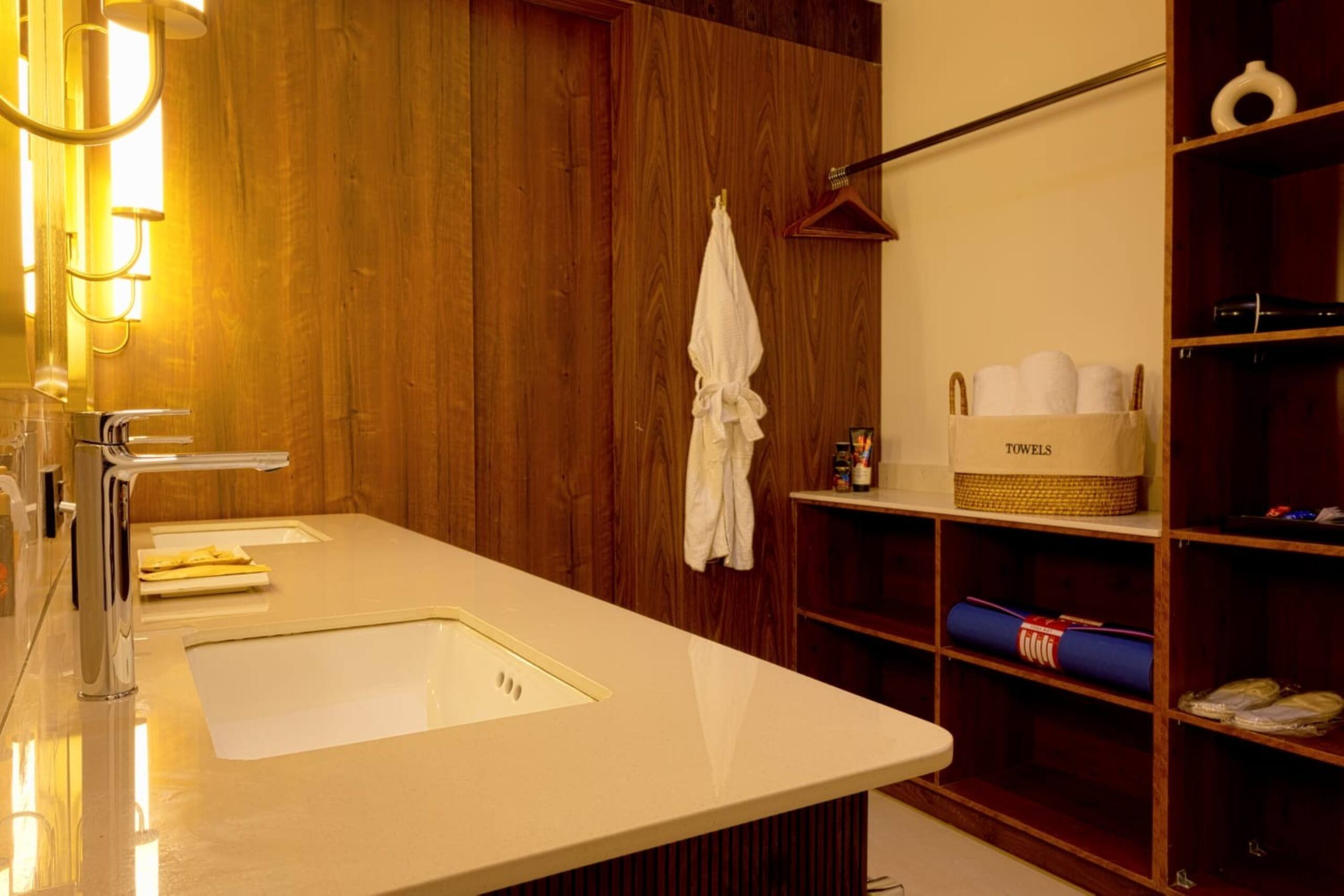 Sukavi | Ultra Luxury 5BR Beachfront Villa & Pool 8
