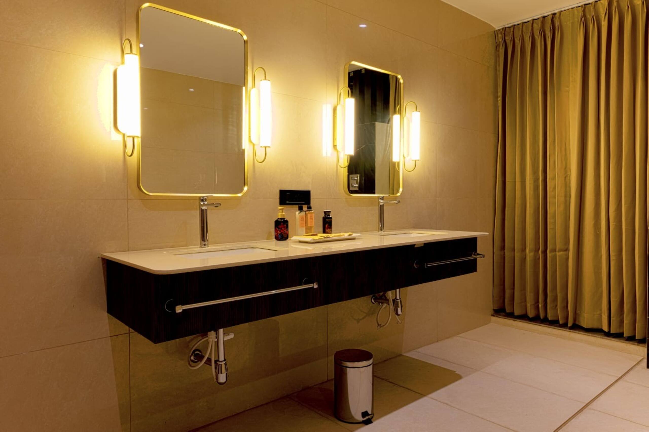 Sukavi | Ultra Luxury 5BR Beachfront Villa & Pool 19