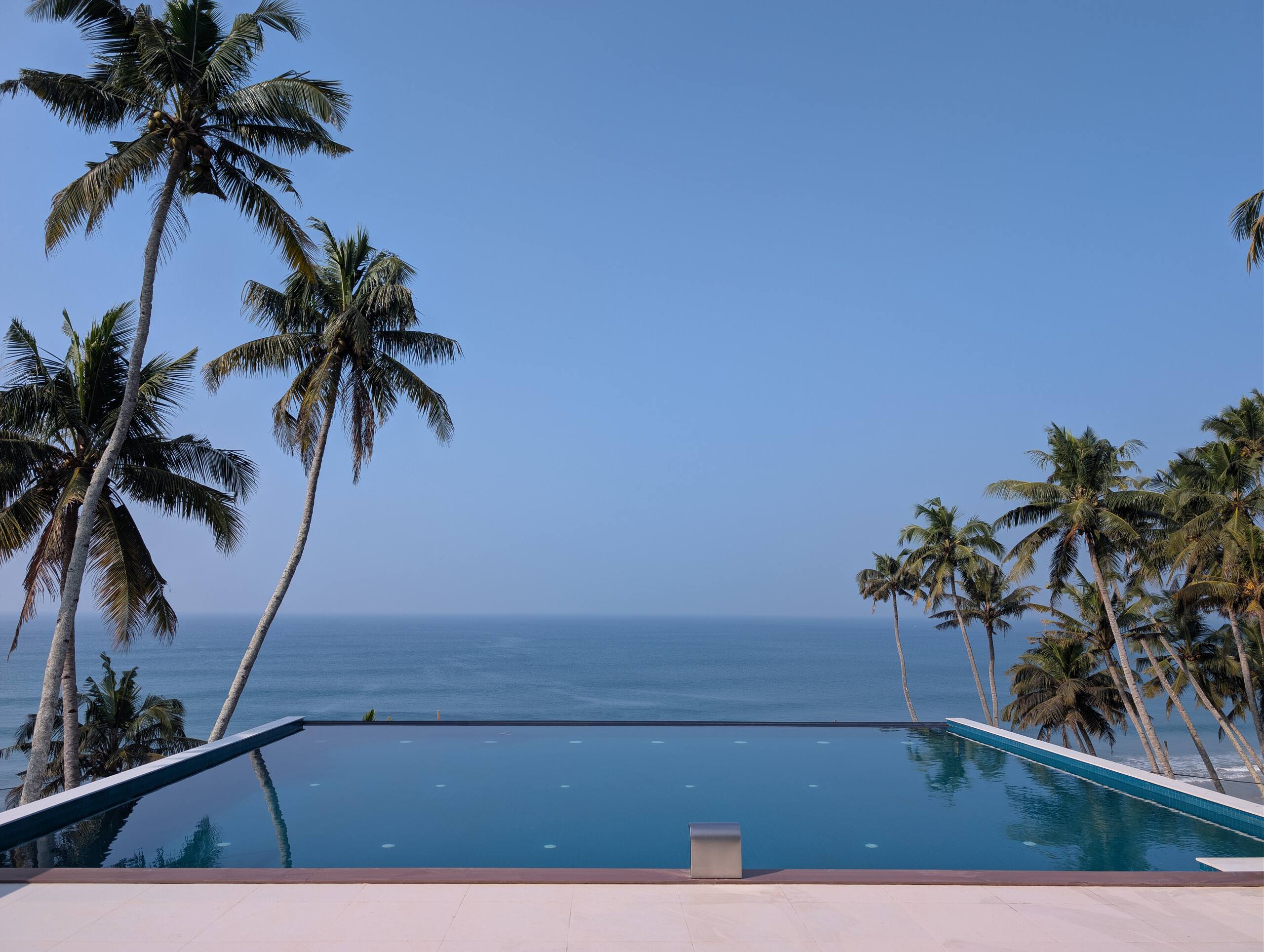 Sukavi | Ultra Luxury 5BR Beachfront Villa & Pool 3