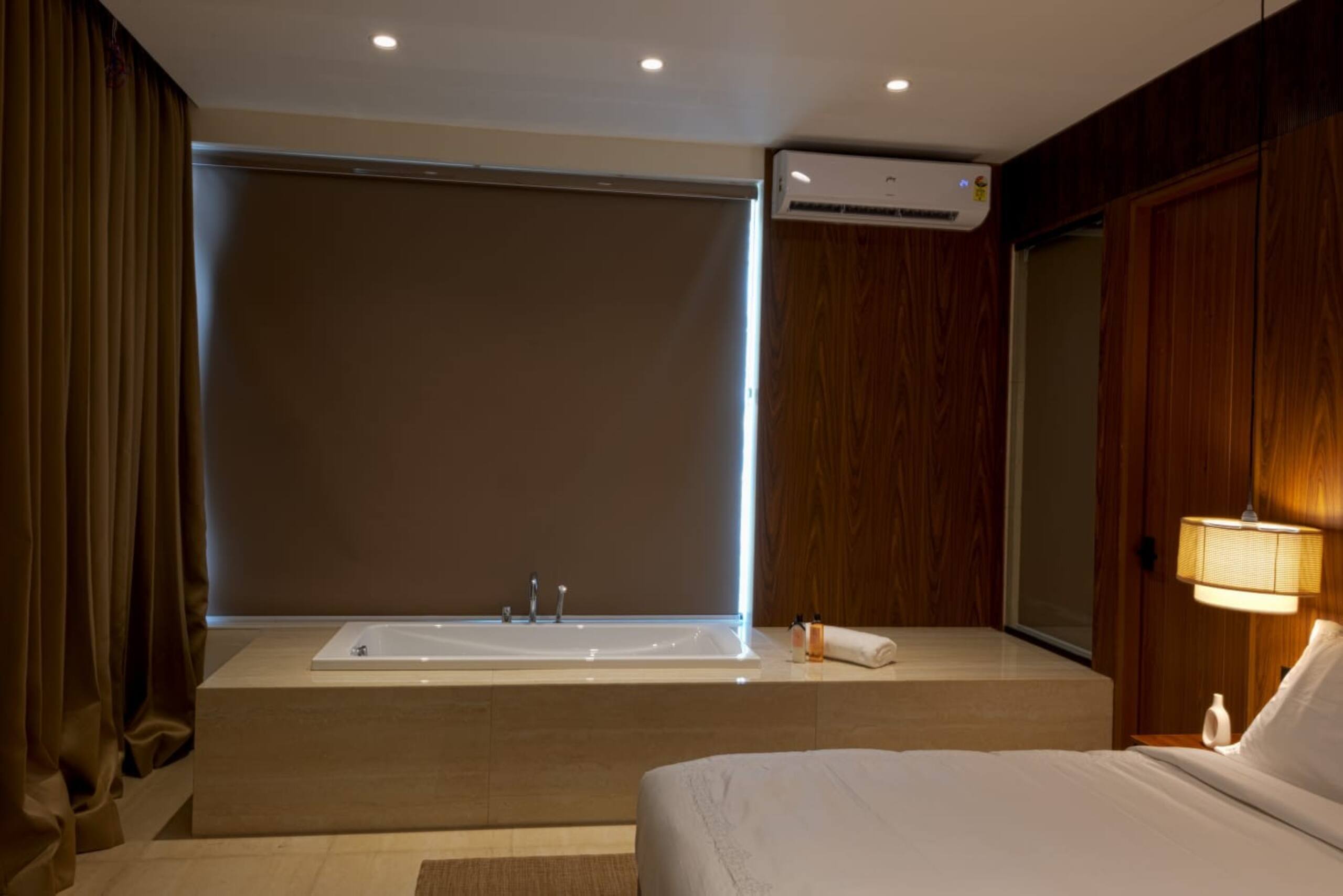 Sukavi | Ultra Luxury 5BR Beachfront Villa & Pool 10