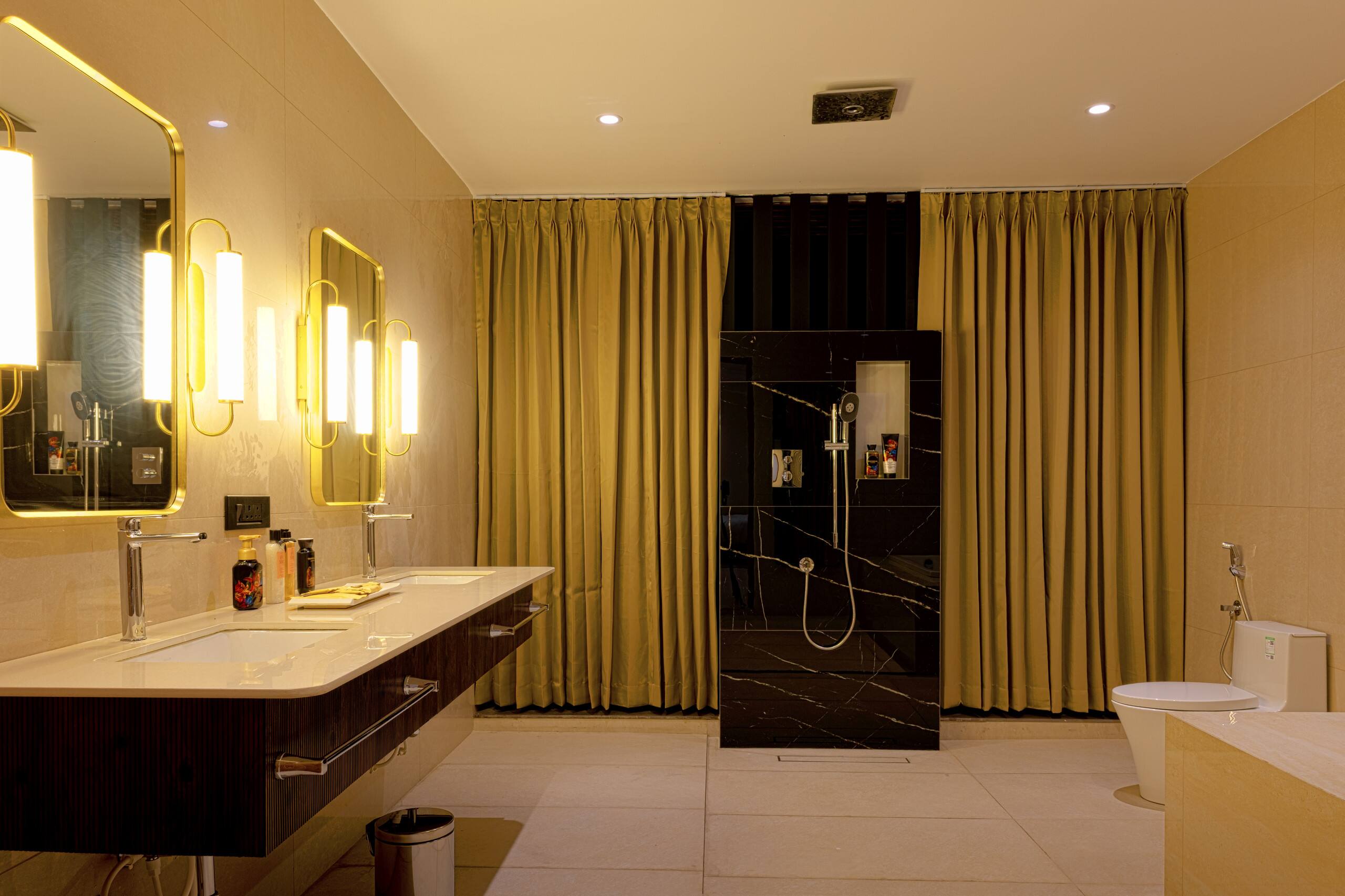 Sukavi | Ultra Luxury 5BR Beachfront Villa & Pool 5