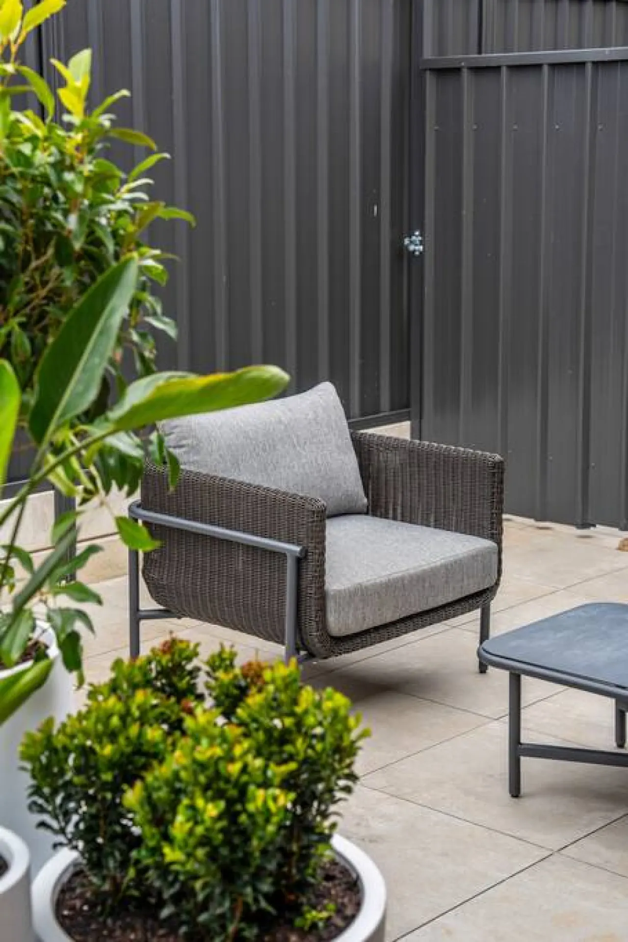 Two Tea House—Contemporary Courtyard Comfort 14