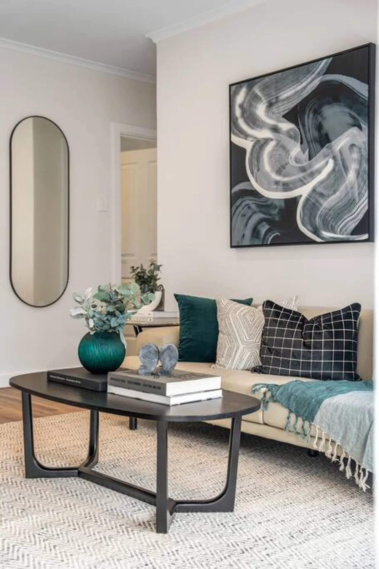 Two Tea House—Contemporary Courtyard Comfort 8