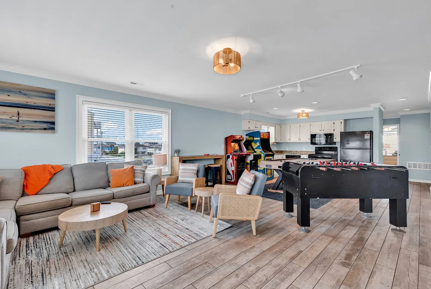 Huge Beach House with Pool and Arcade 10