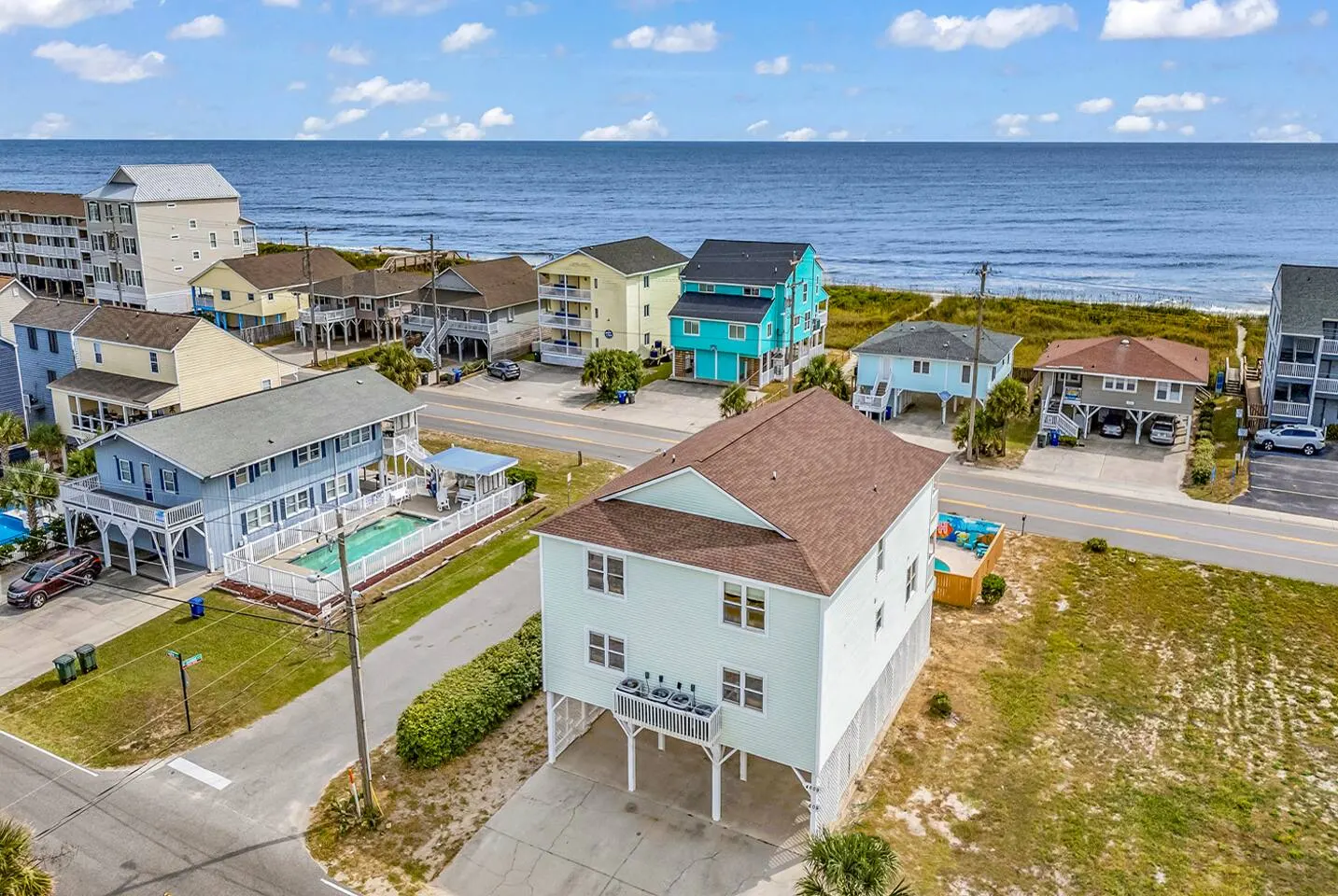 Huge Beach House with Pool and Arcade 5