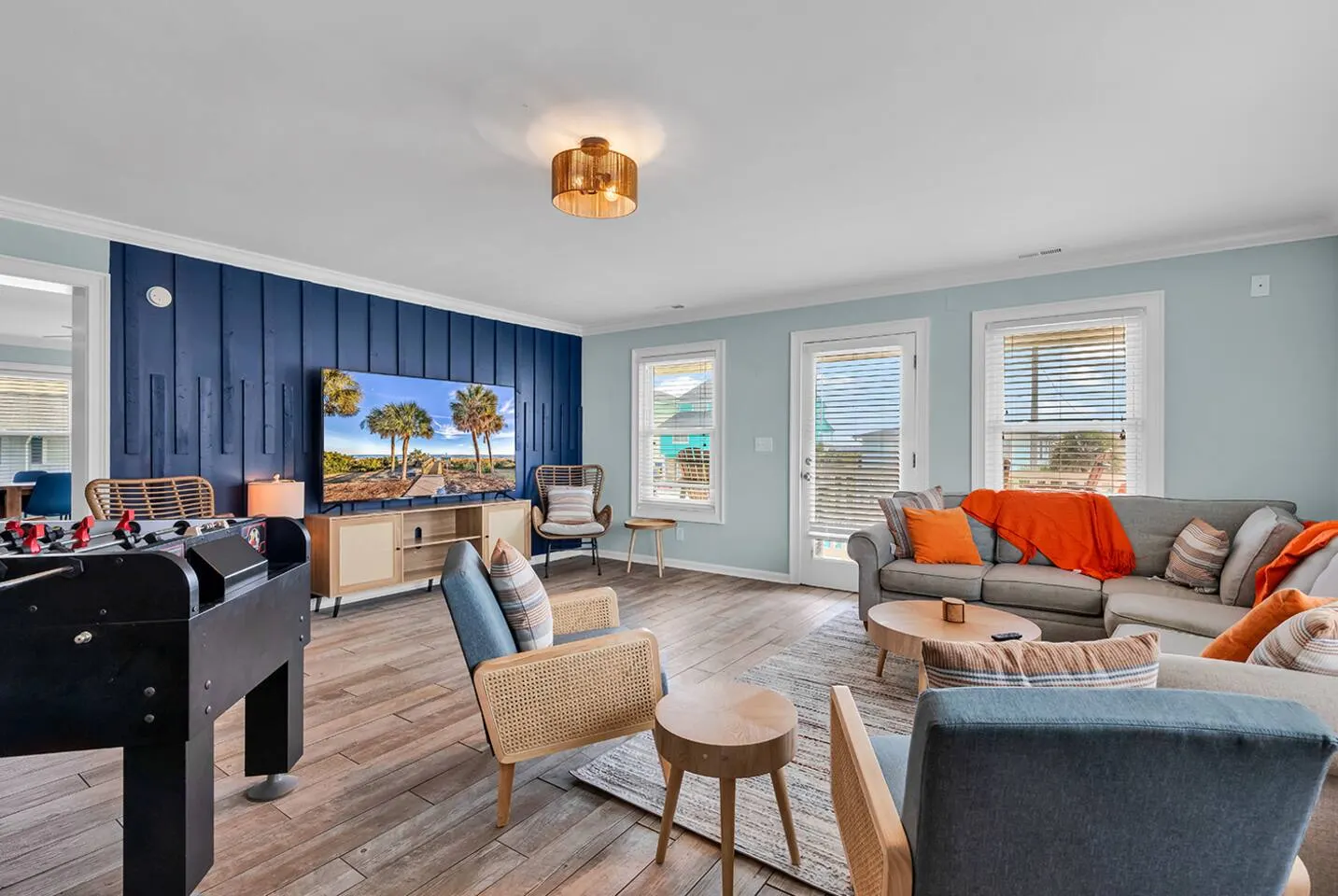 Huge Beach House with Pool and Arcade 8