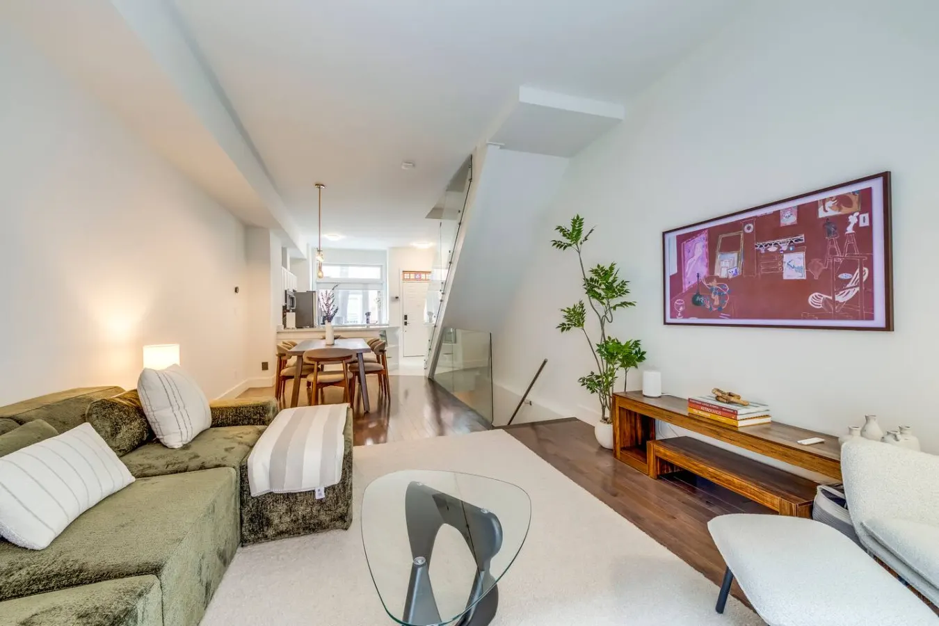 Modern Designer 3BR Townhome • Work-Friendly